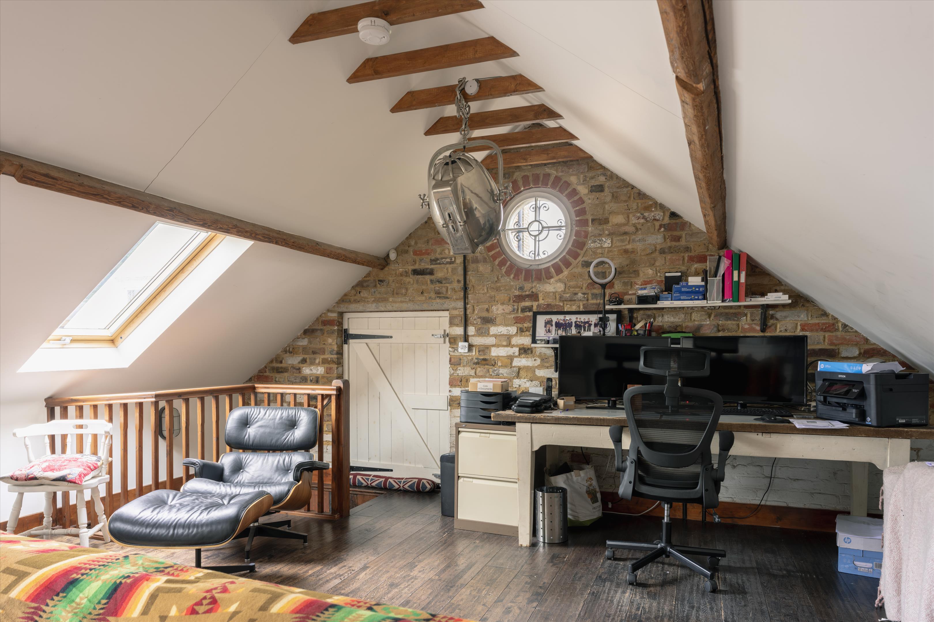 Russell Road, Shepperton, Surrey TW17