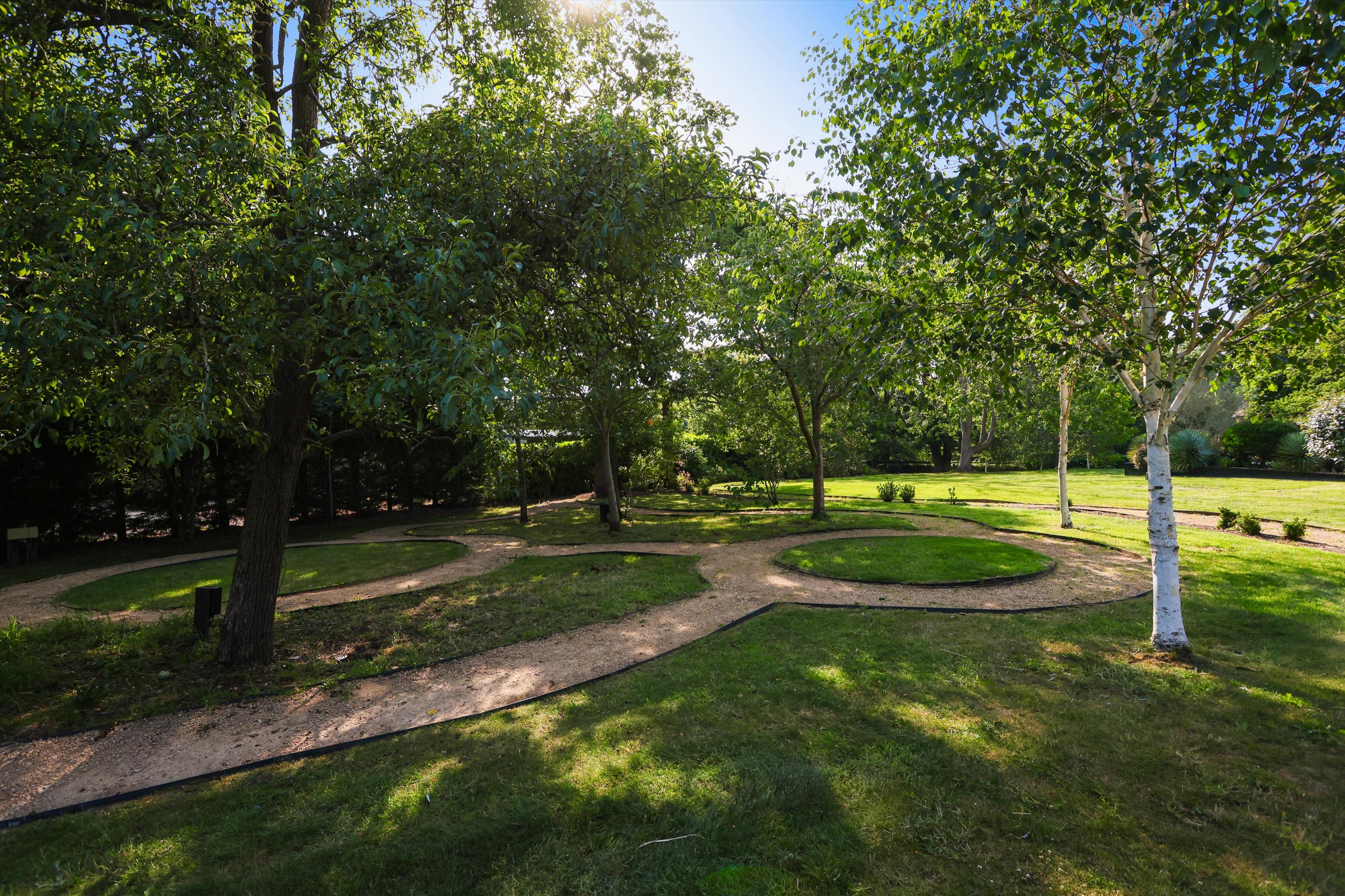 Pachesham Park, Leatherhead, Surrey KT22