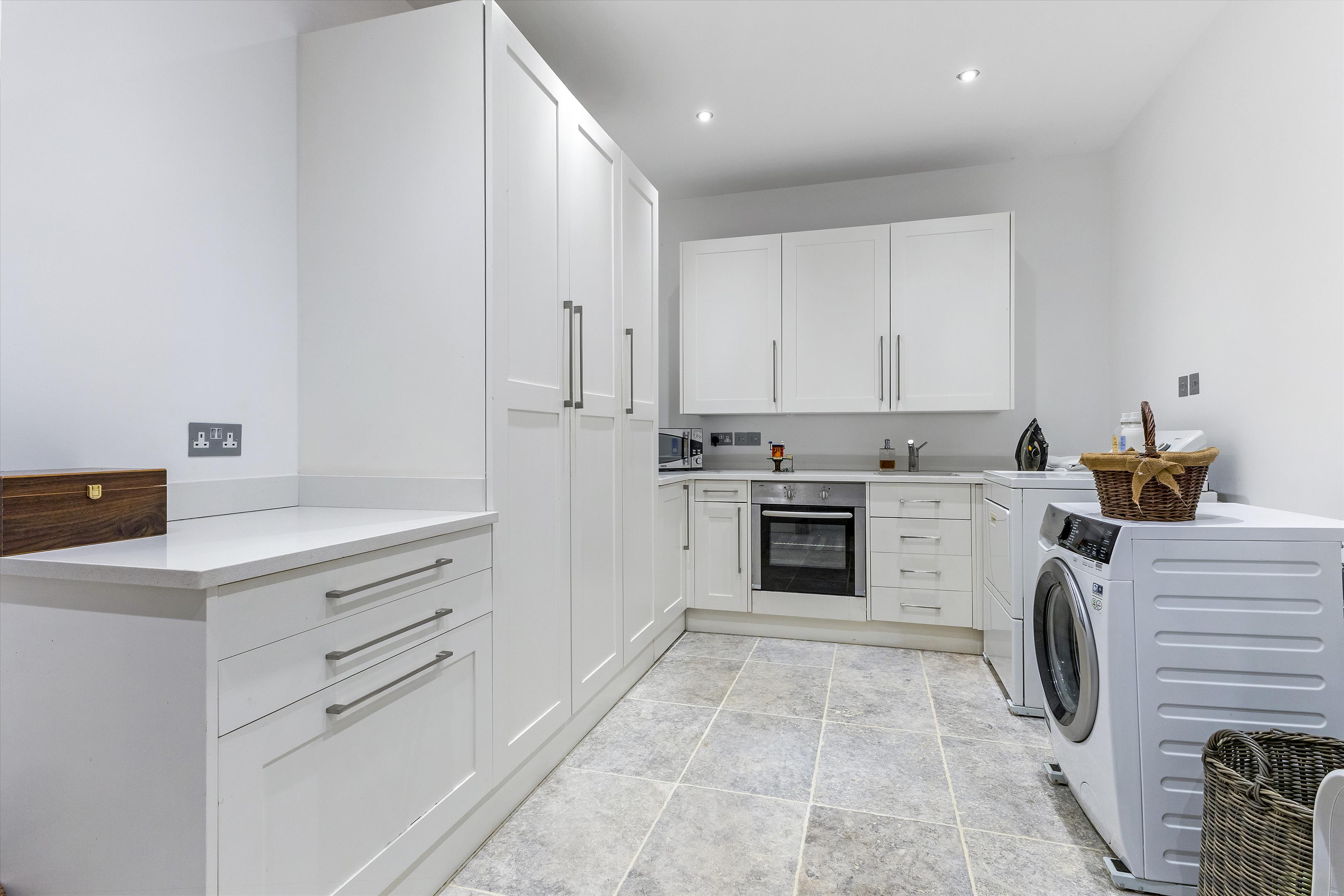 Park Avenue, Wraysbury, Staines-upon-Thames, Berkshire, TW19