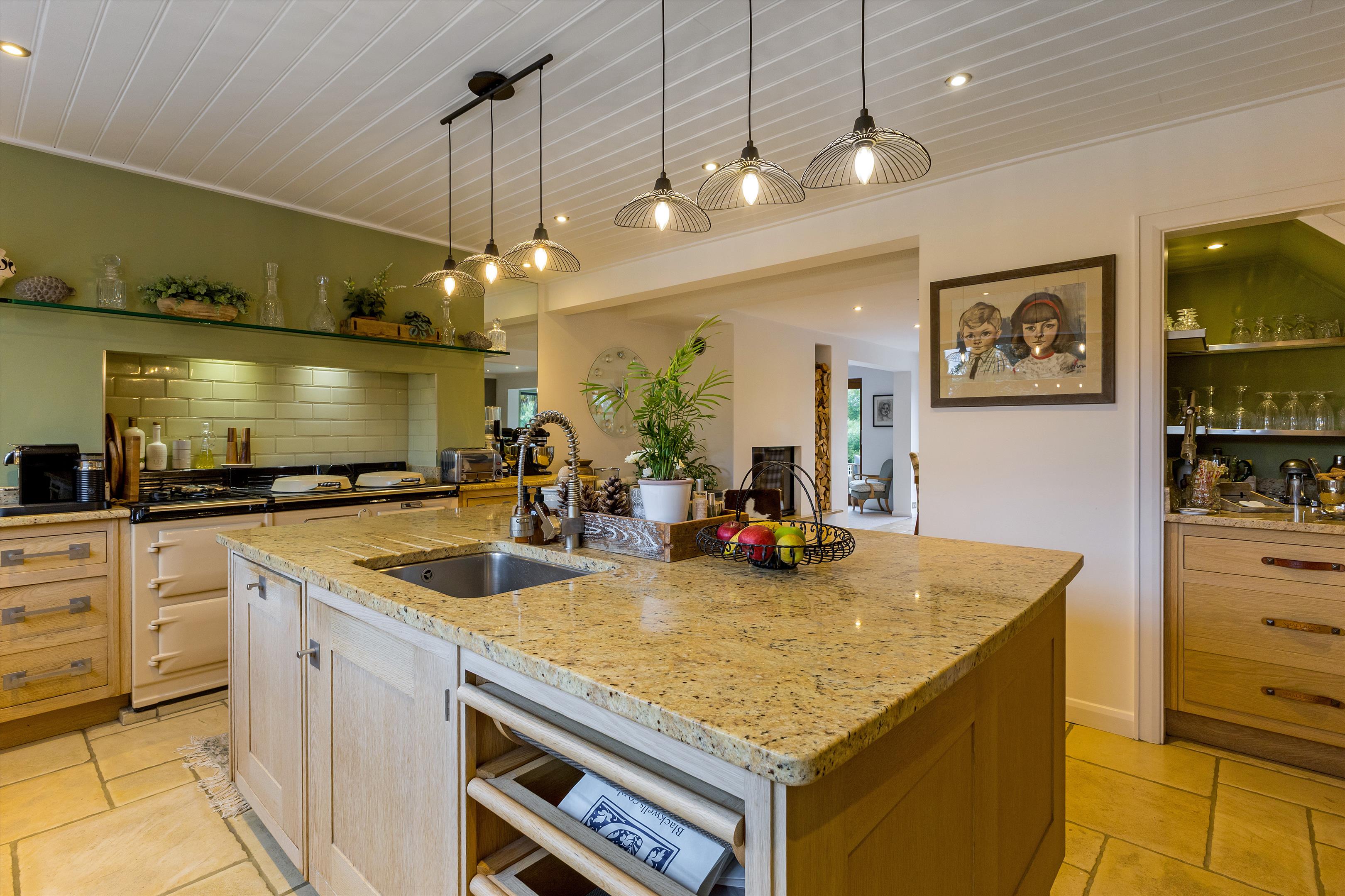 Park Avenue, Wraysbury, Staines-upon-Thames, Berkshire, TW19