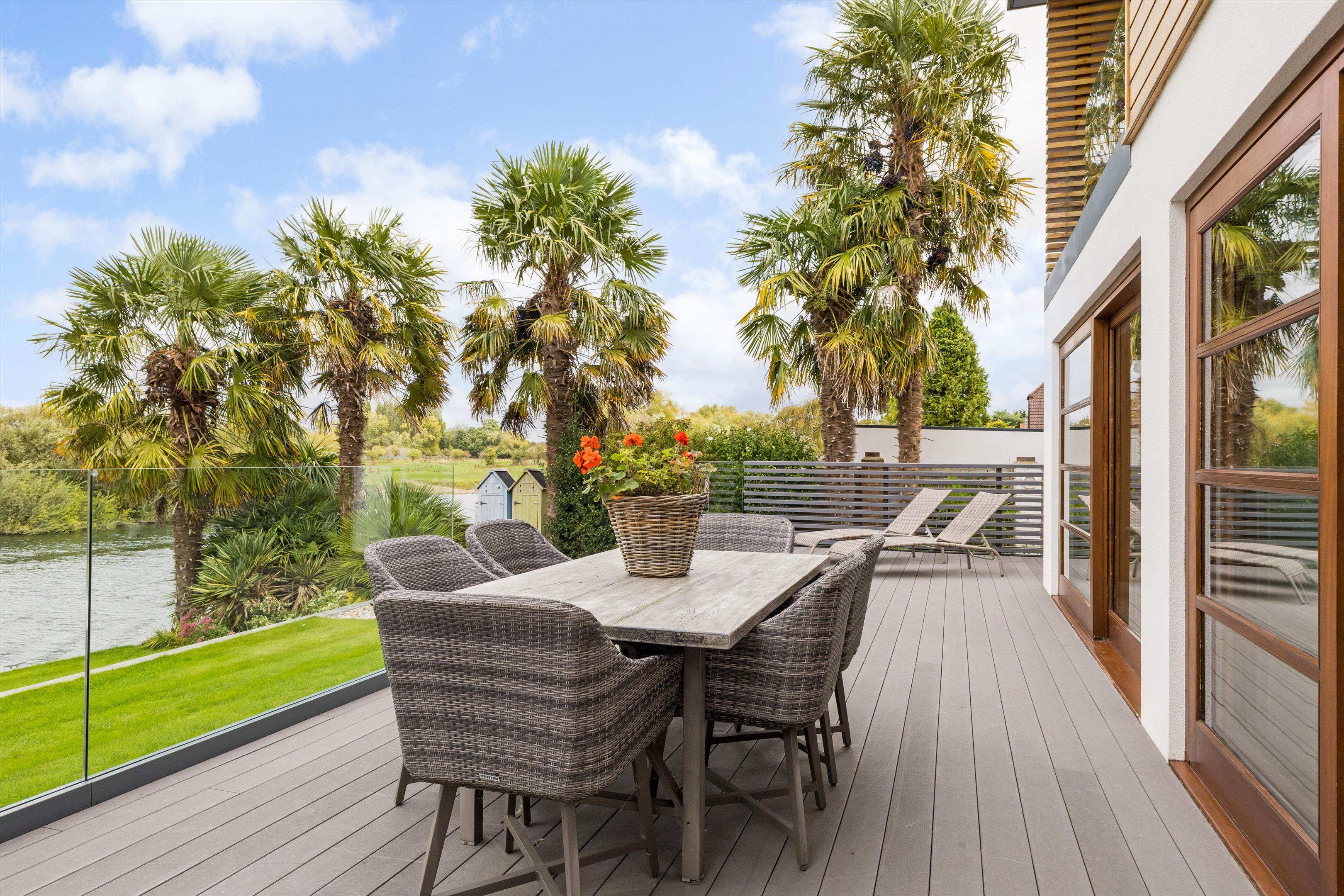 Park Avenue, Wraysbury, Staines-upon-Thames, Berkshire, TW19