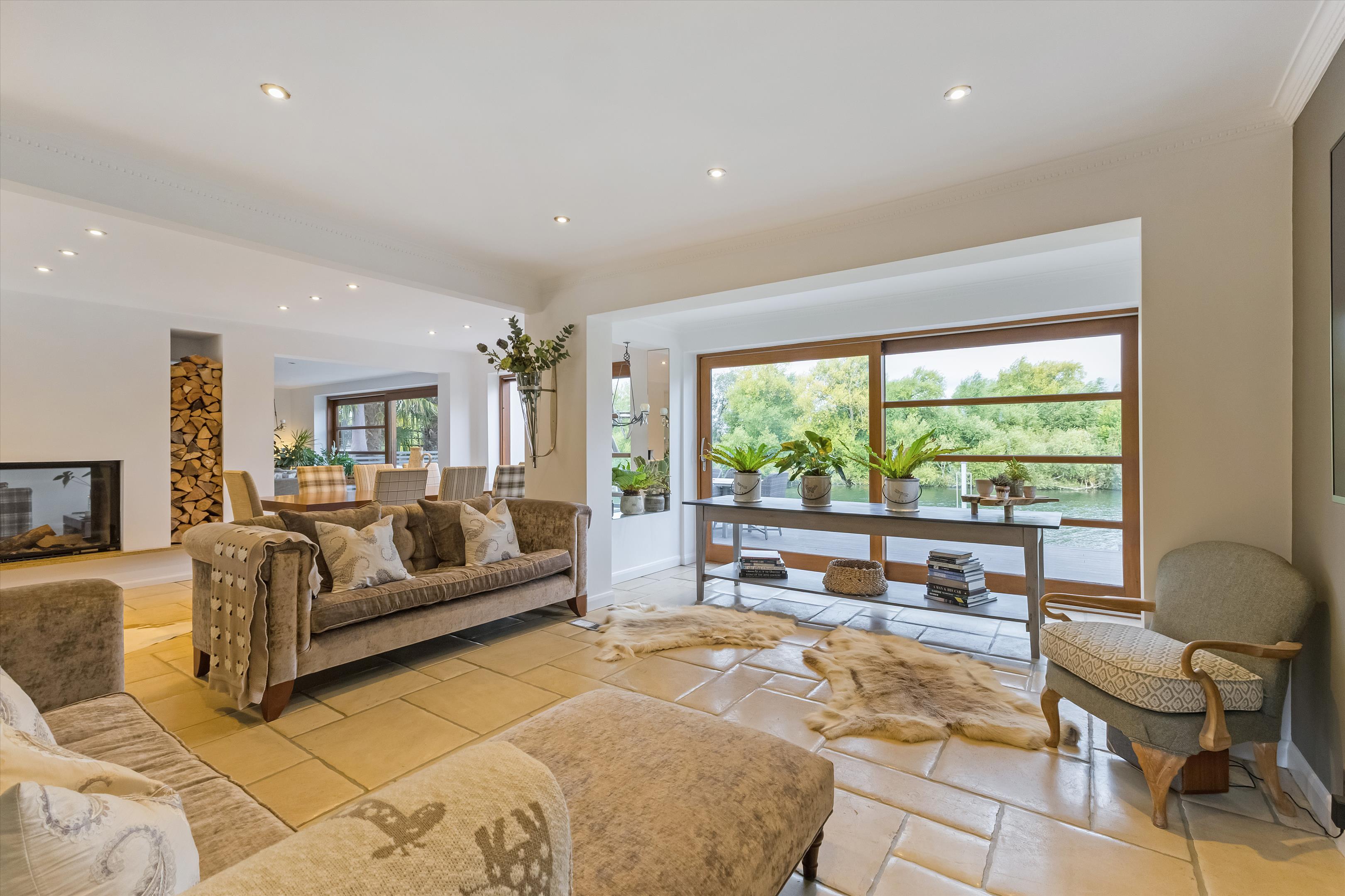Park Avenue, Wraysbury, Staines-upon-Thames, Berkshire, TW19