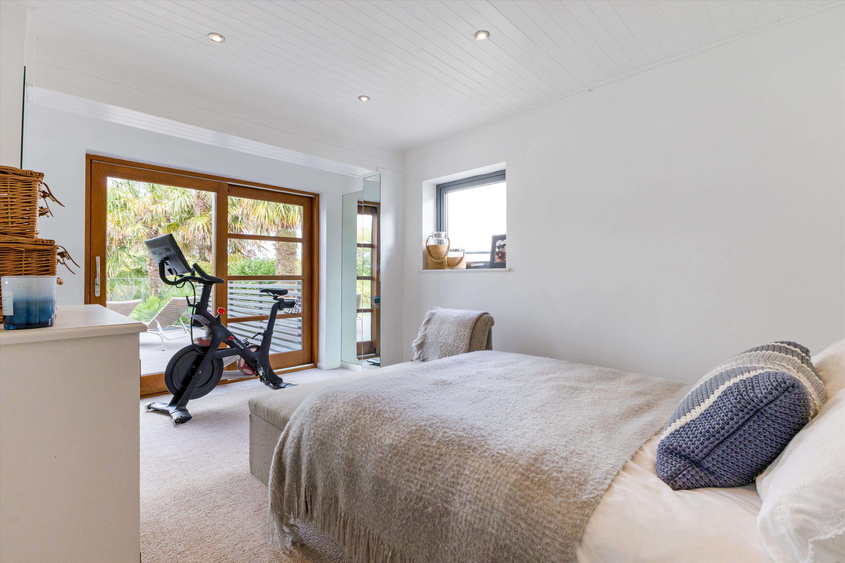 Park Avenue, Wraysbury, Staines-upon-Thames, Berkshire, TW19