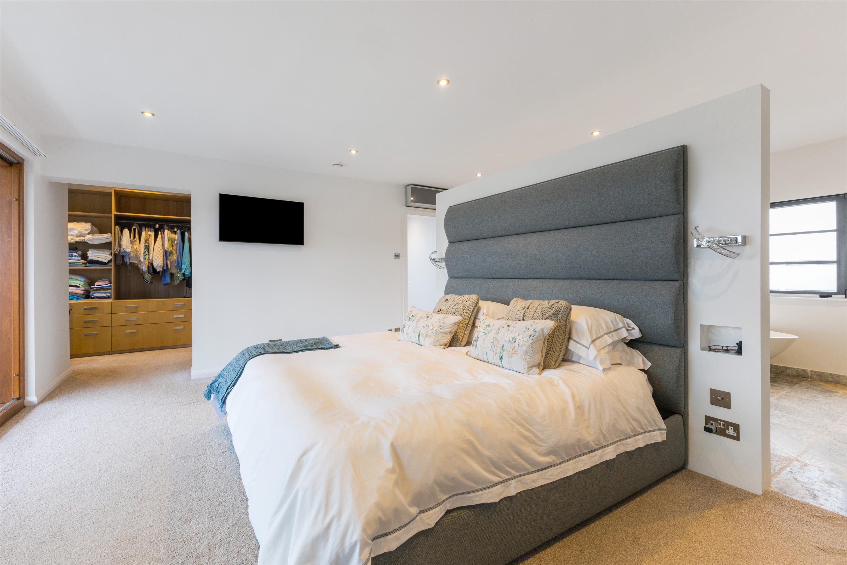 Park Avenue, Wraysbury, Staines-upon-Thames, Berkshire, TW19