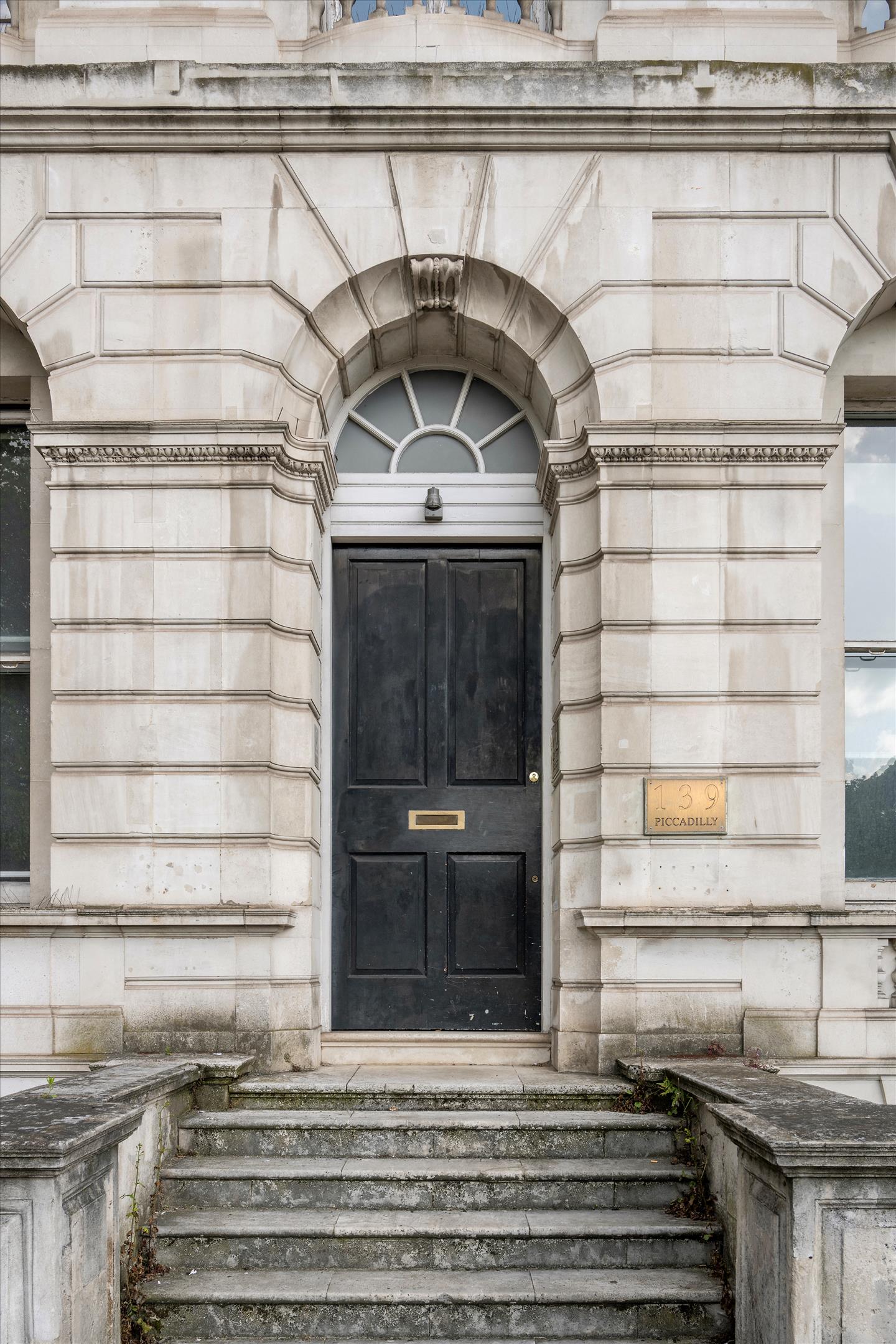 Piccadilly, Mayfair, London, W1J