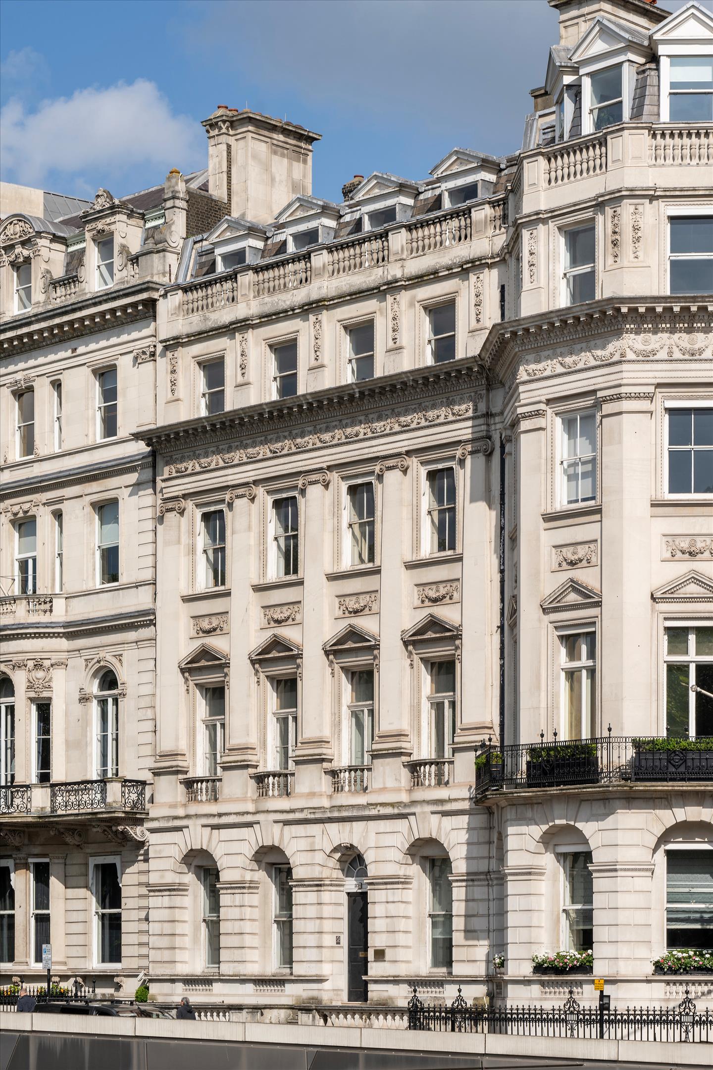 Piccadilly, Mayfair, London, W1J