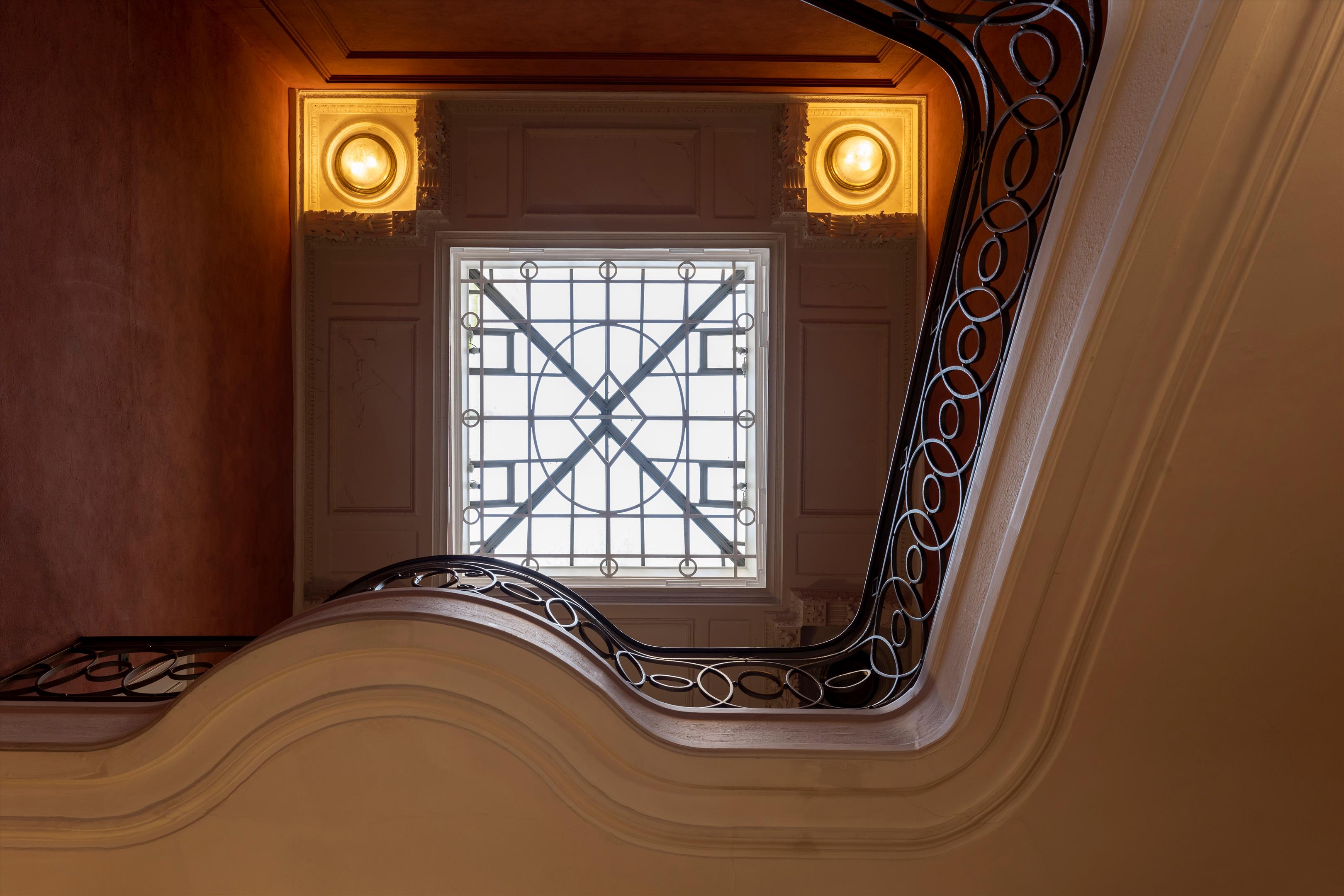 Piccadilly, Mayfair, London, W1J