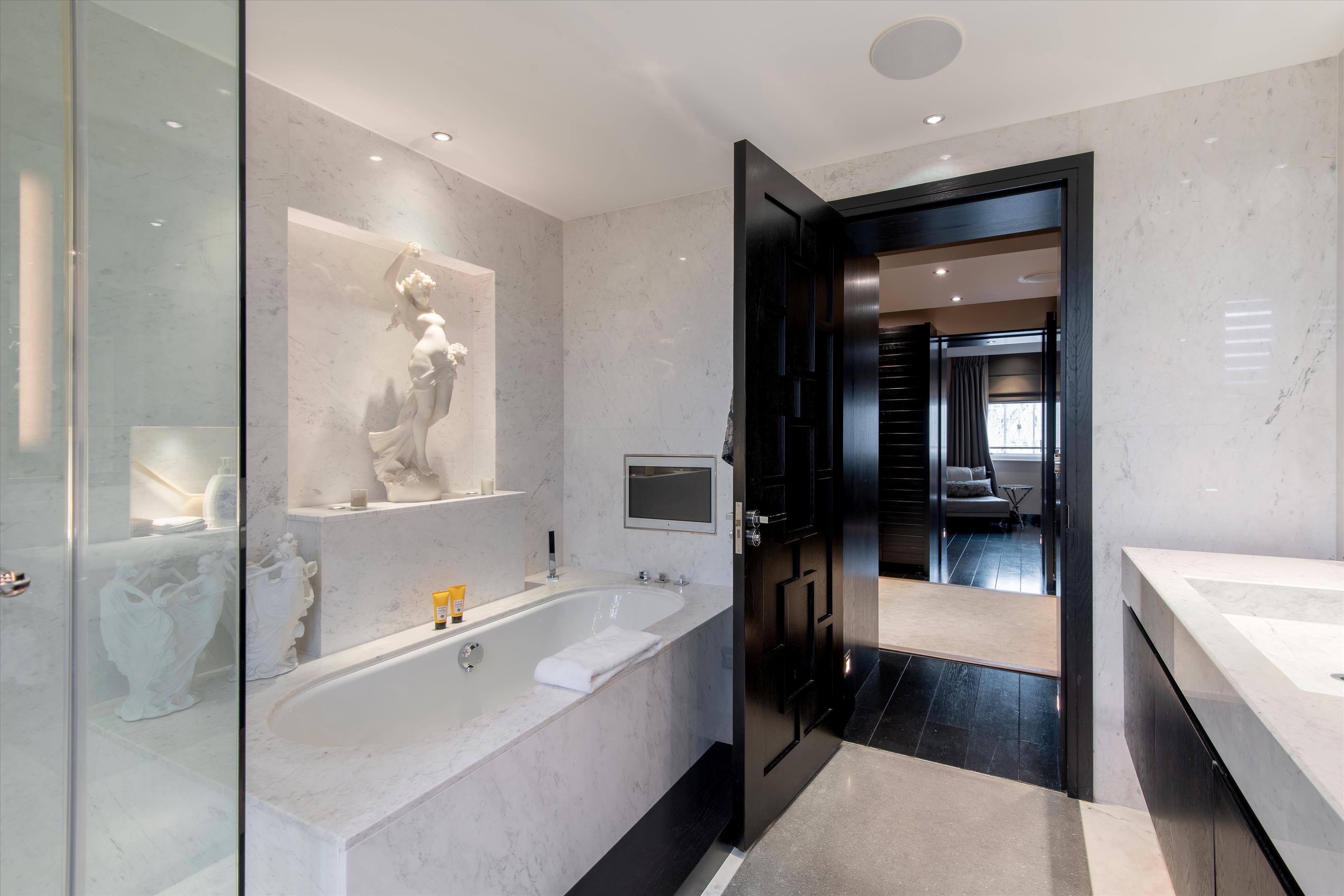 Hill Street, Mayfair, London, W1J
