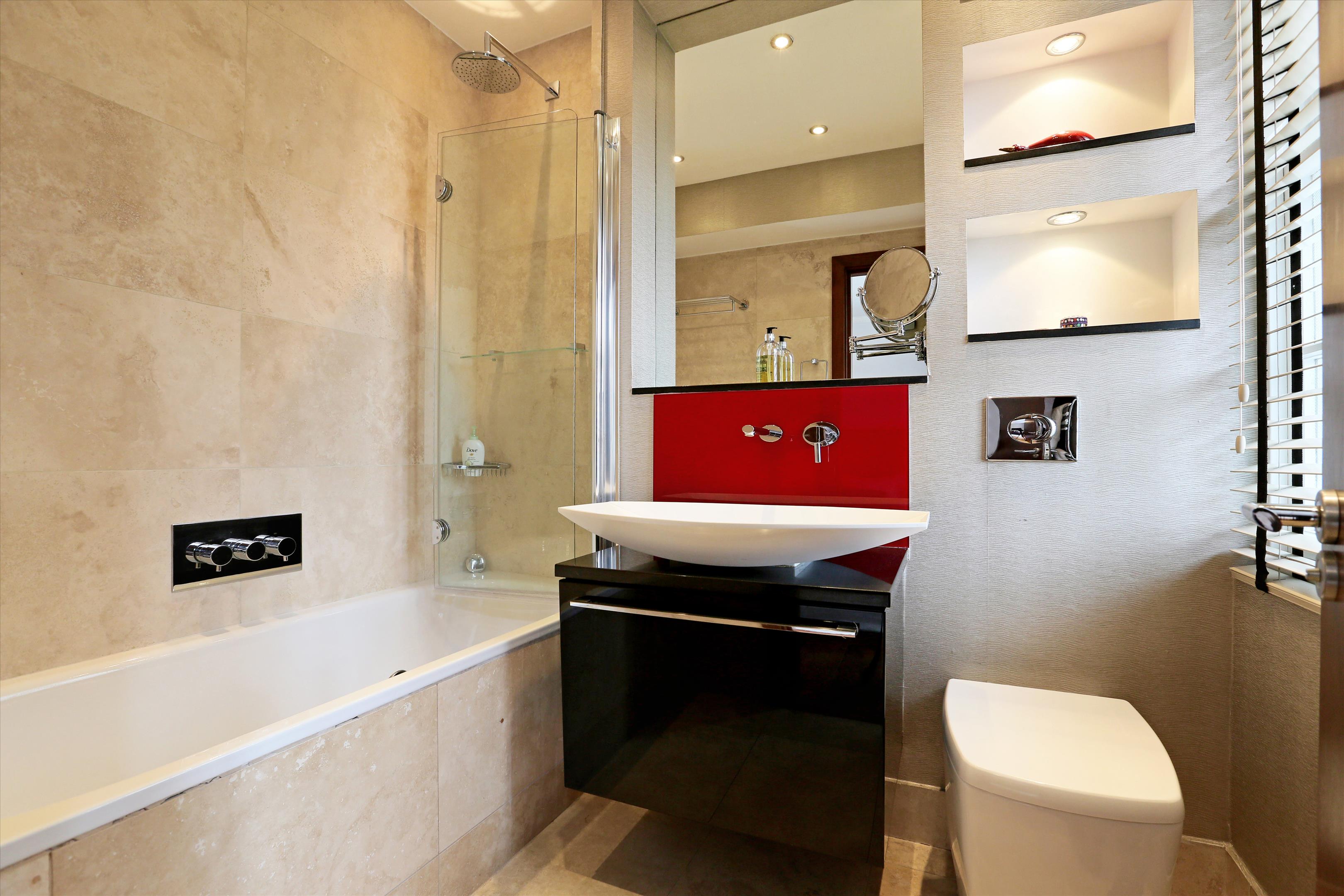Reeves Mews, London W1K