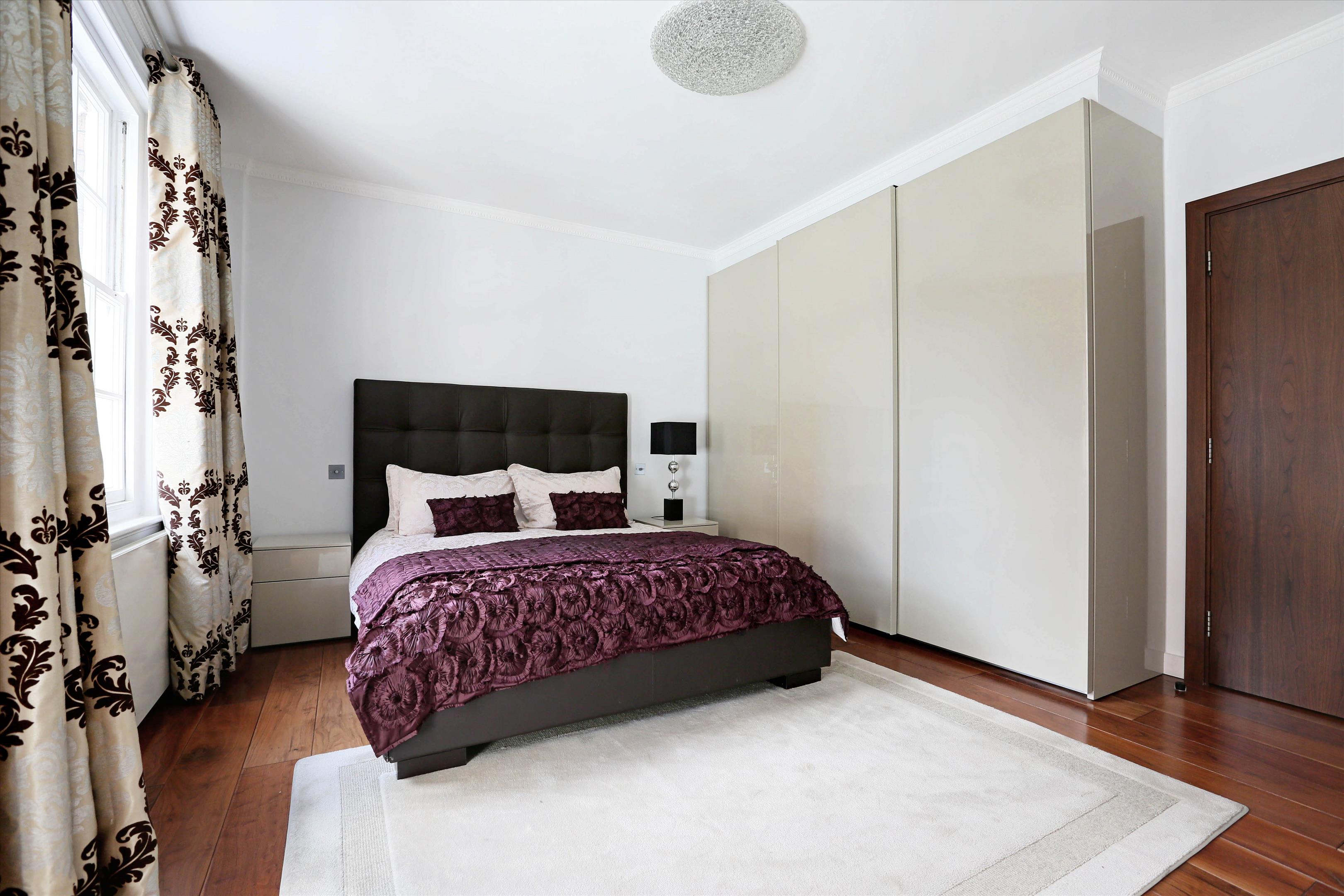 Reeves Mews, London W1K