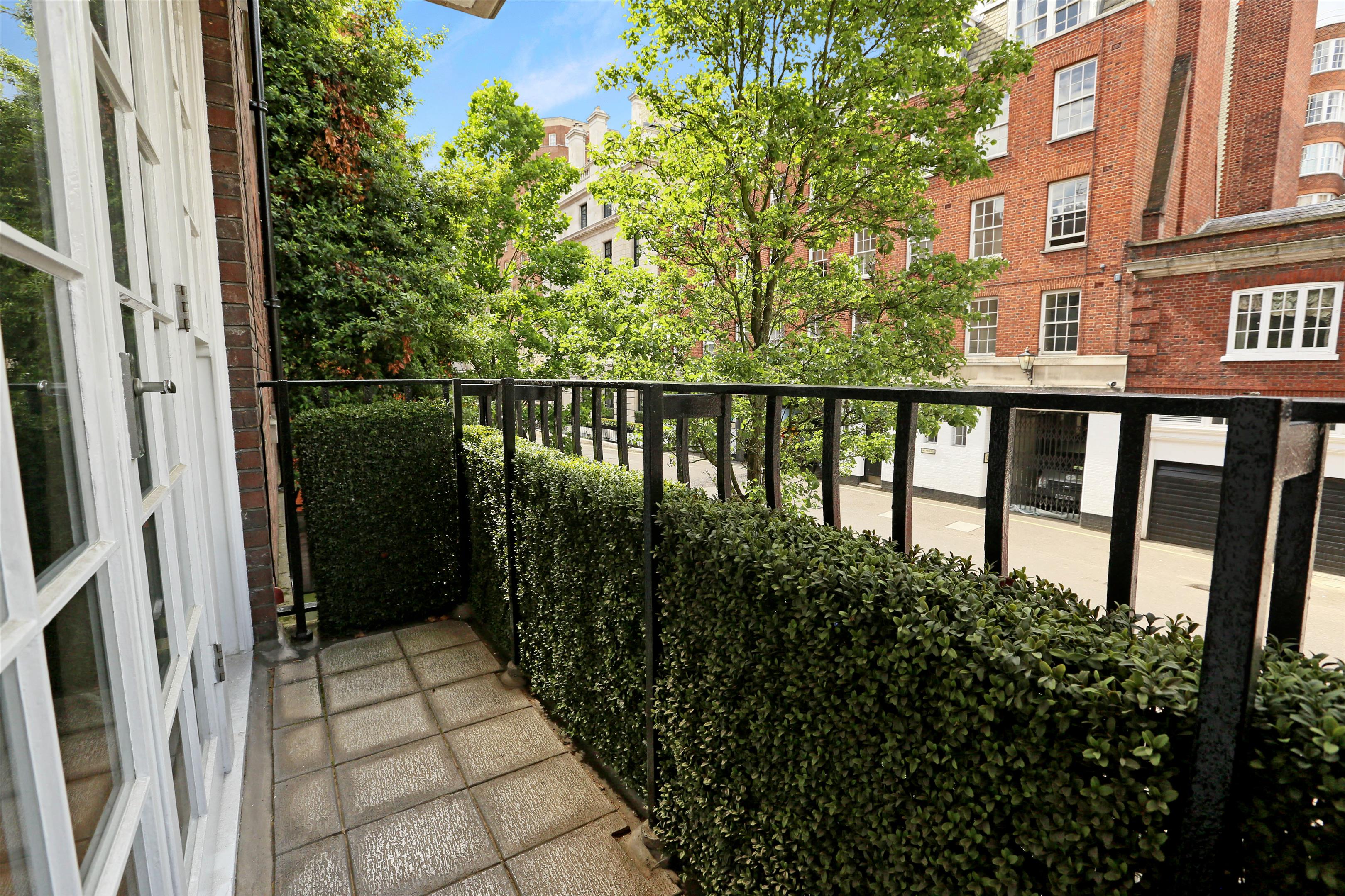 Reeves Mews, London W1K