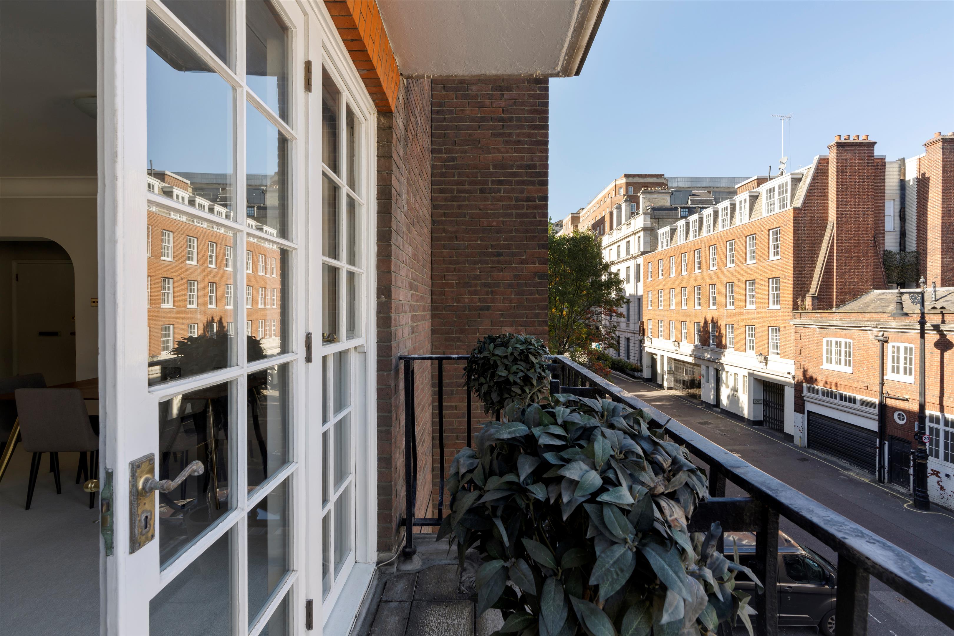 Reeves Mews, London, London, W1K