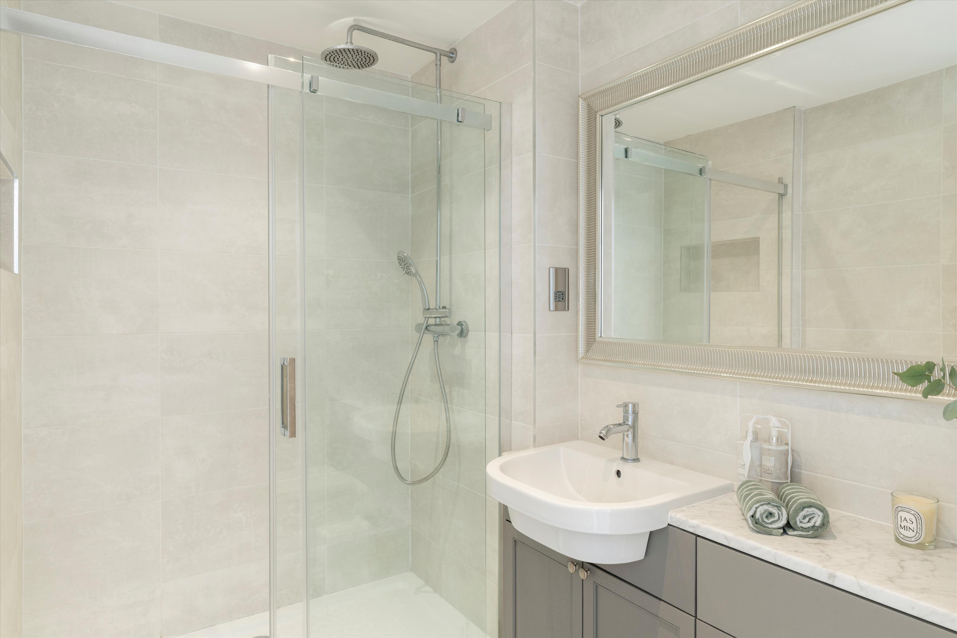 Reeves Mews, London, London, W1K