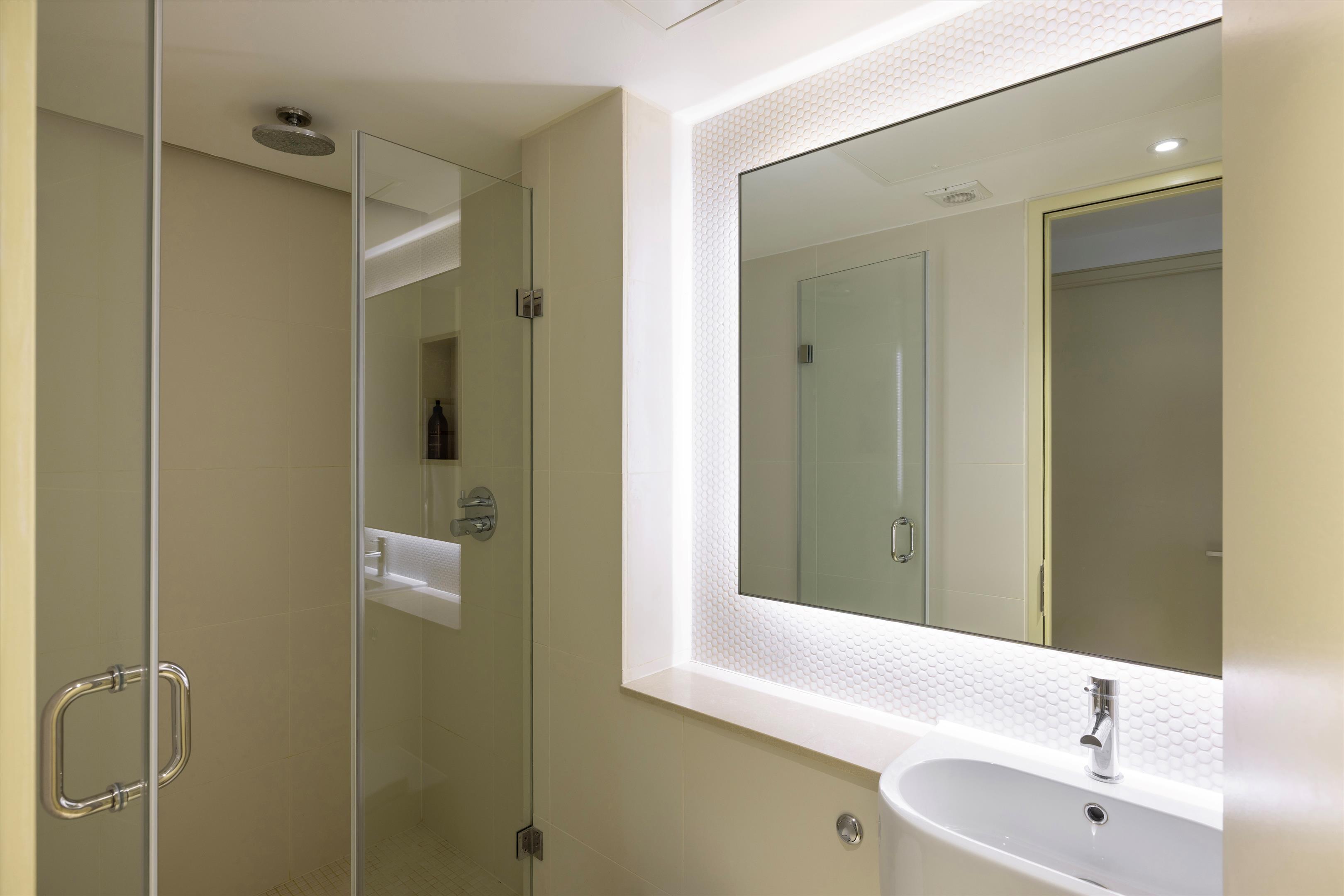 Bedford Court, London WC2E