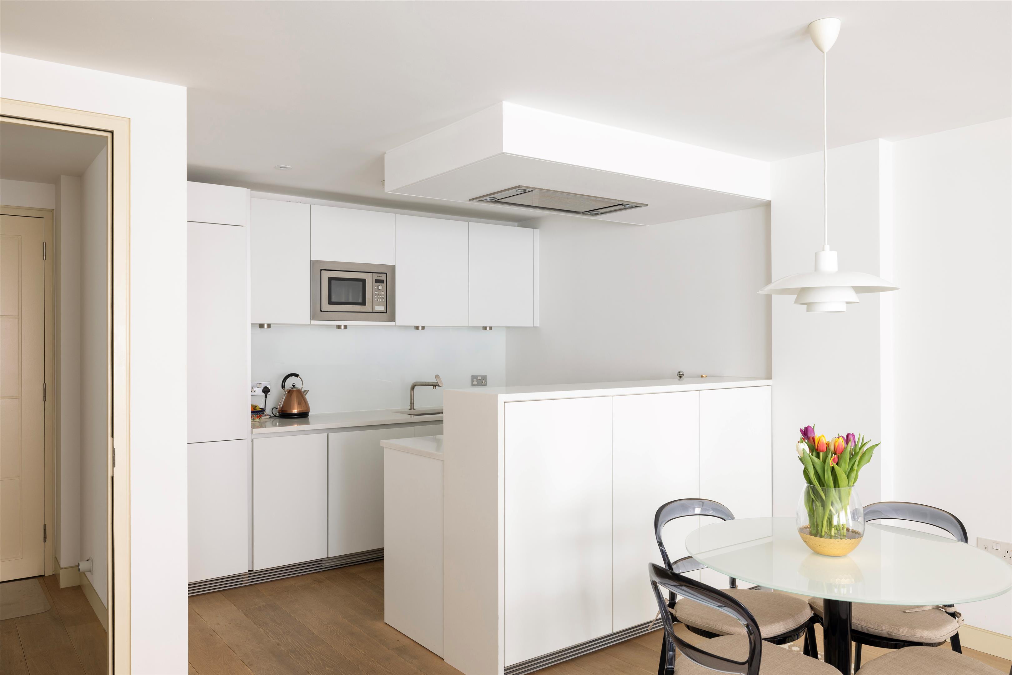 Bedford Court, London WC2E