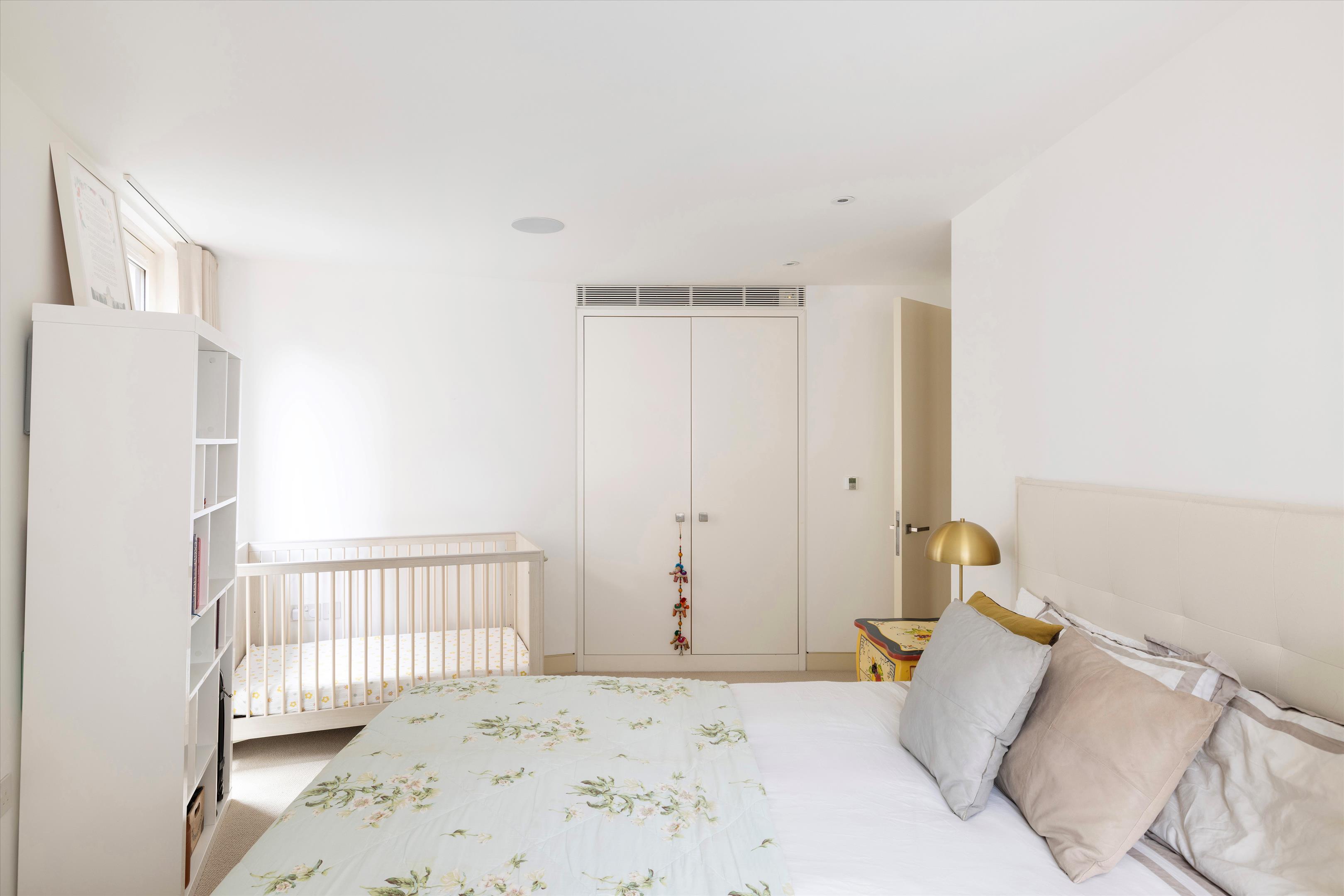 Bedford Court, London WC2E