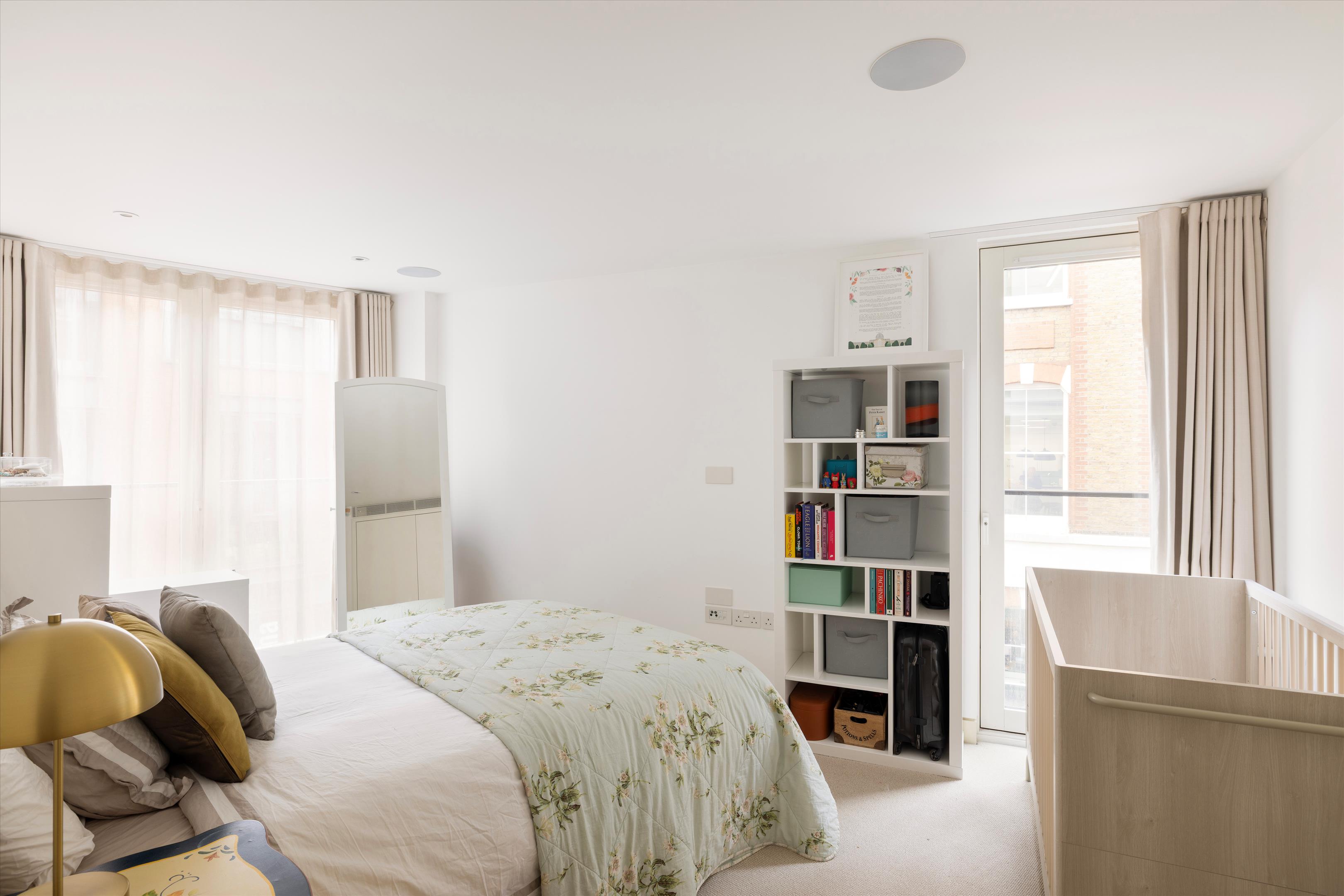 Bedford Court, London WC2E
