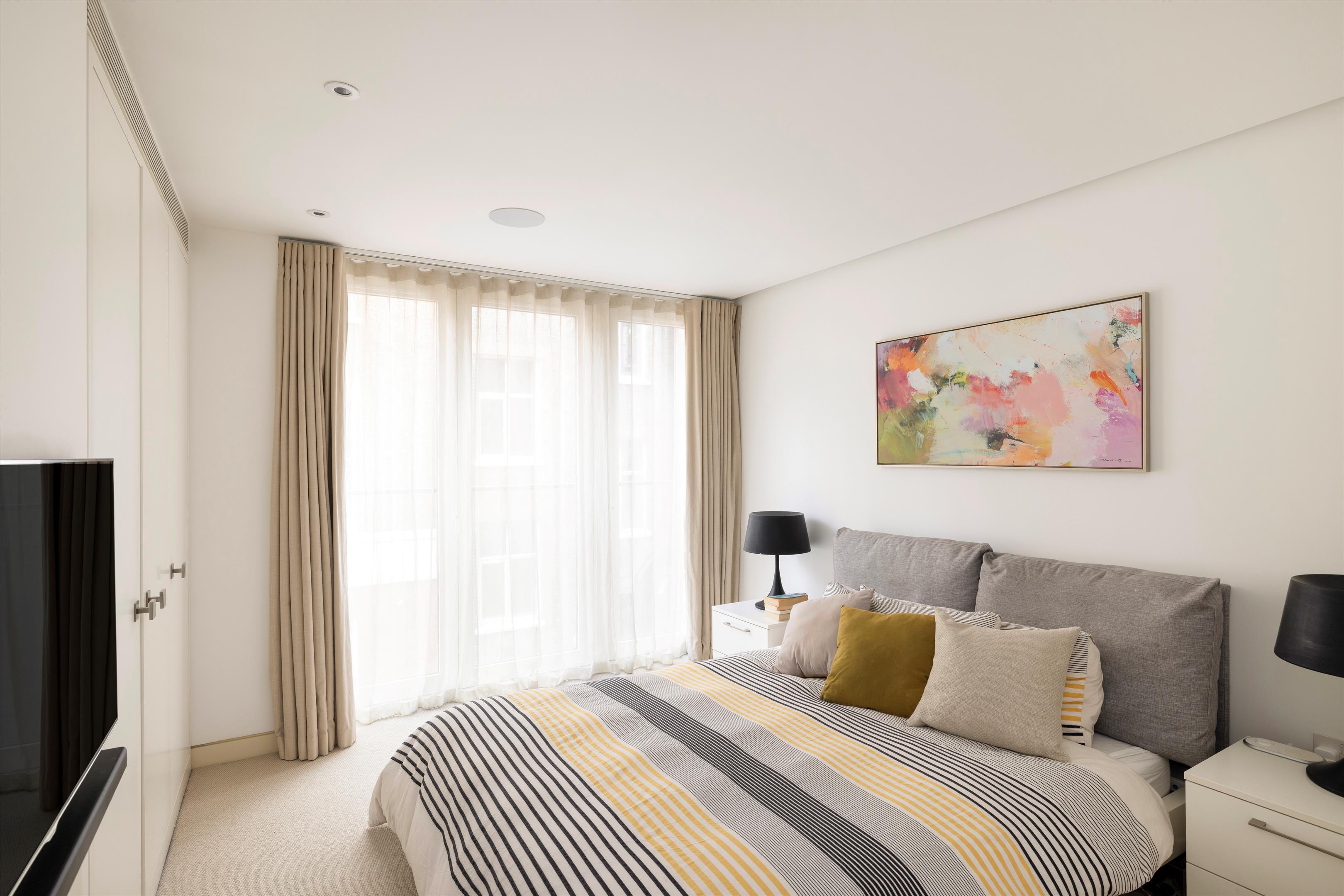 Bedford Court, London WC2E