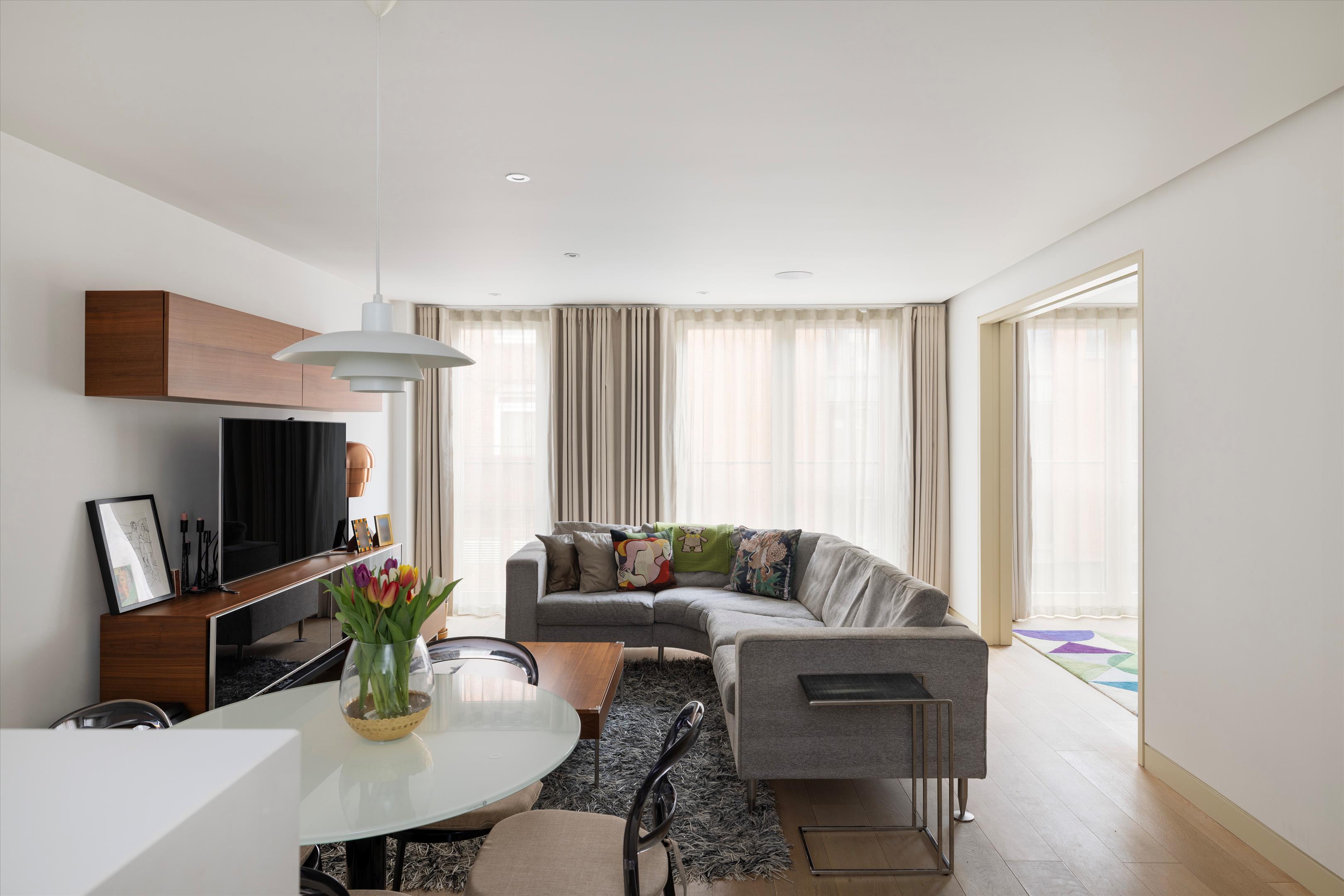 Bedford Court, London WC2E