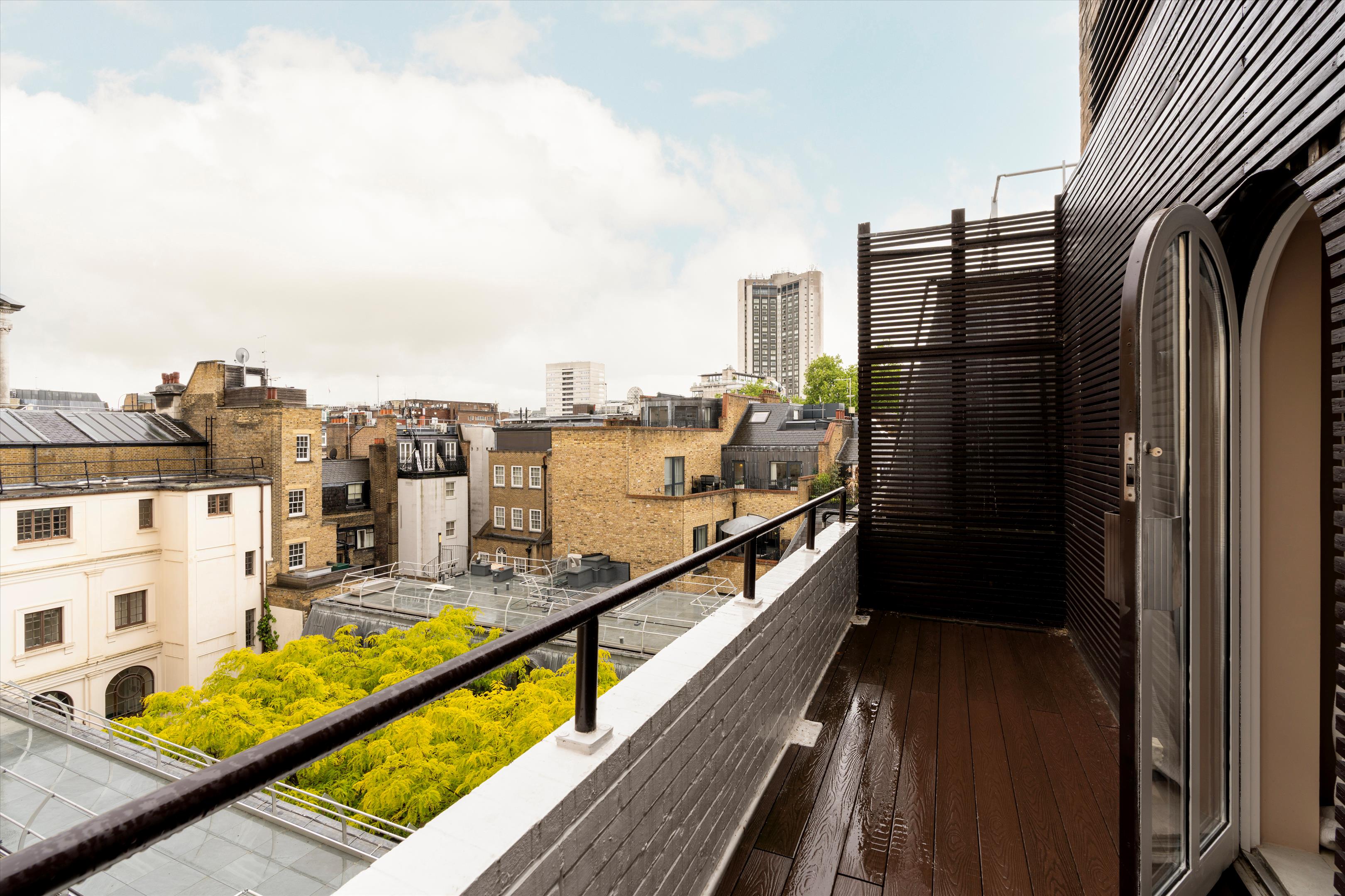 Curzon Street, London W1J