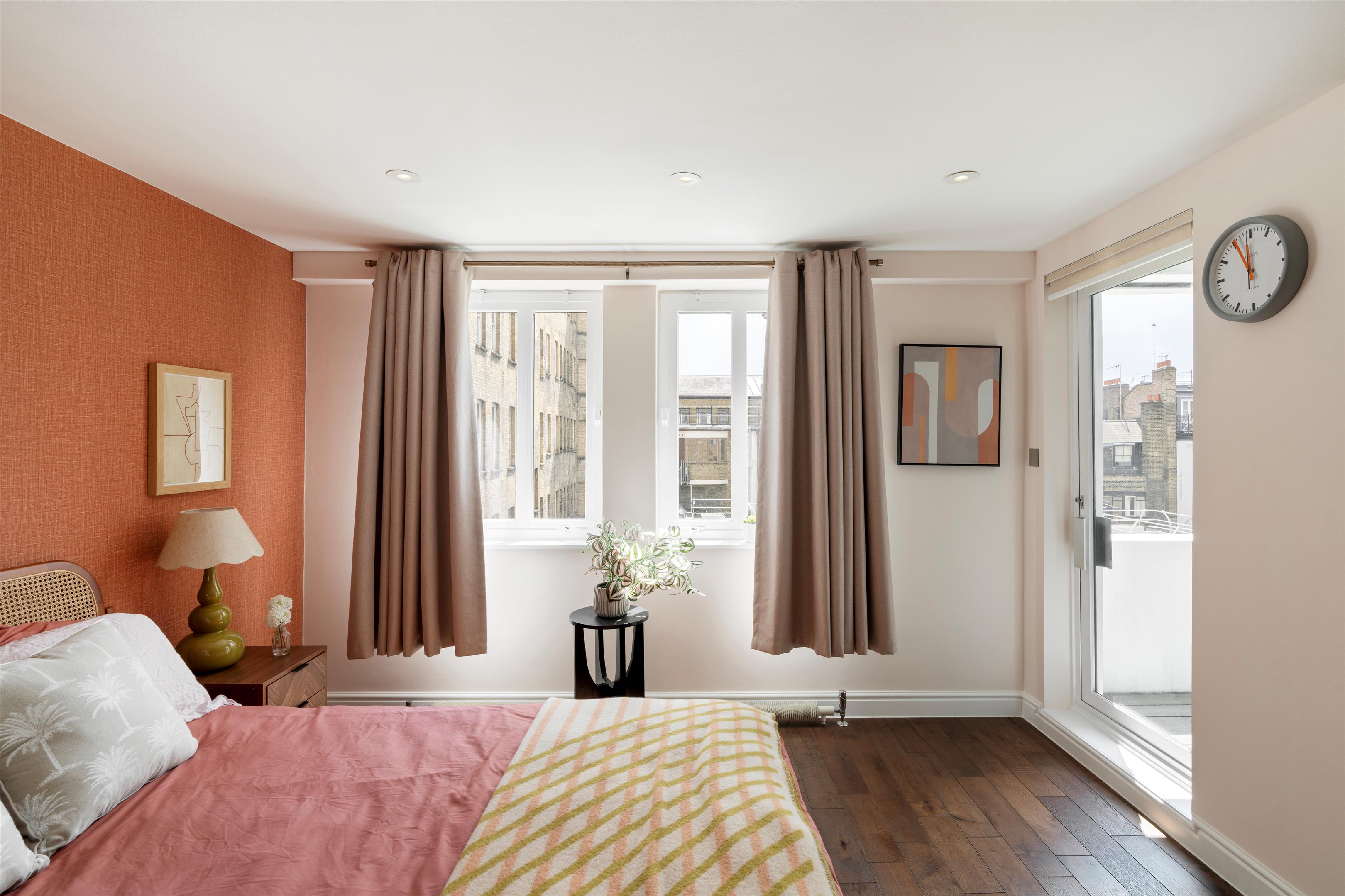 Curzon Street, London W1J