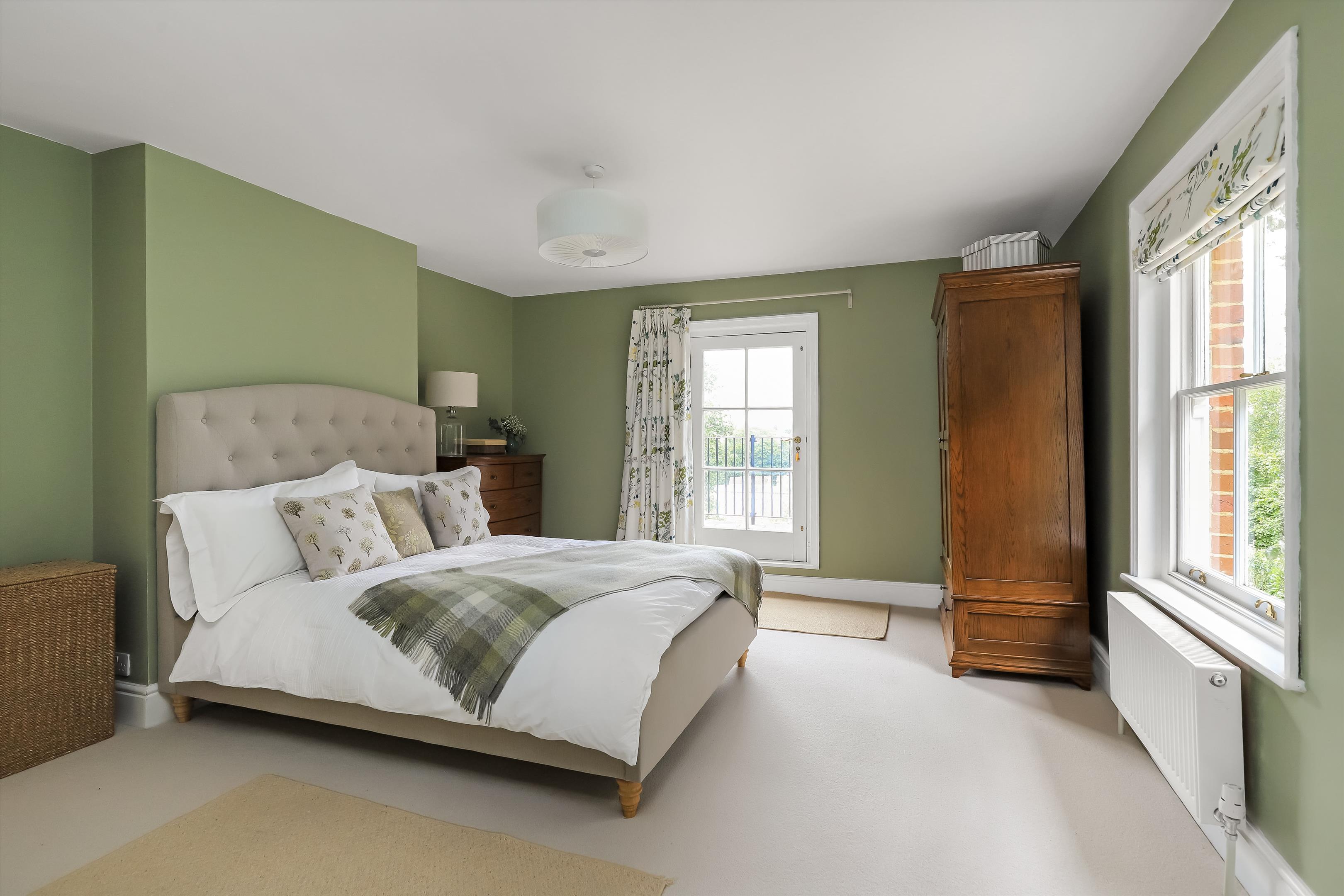 The Crescent, Romsey, Hampshire, SO51