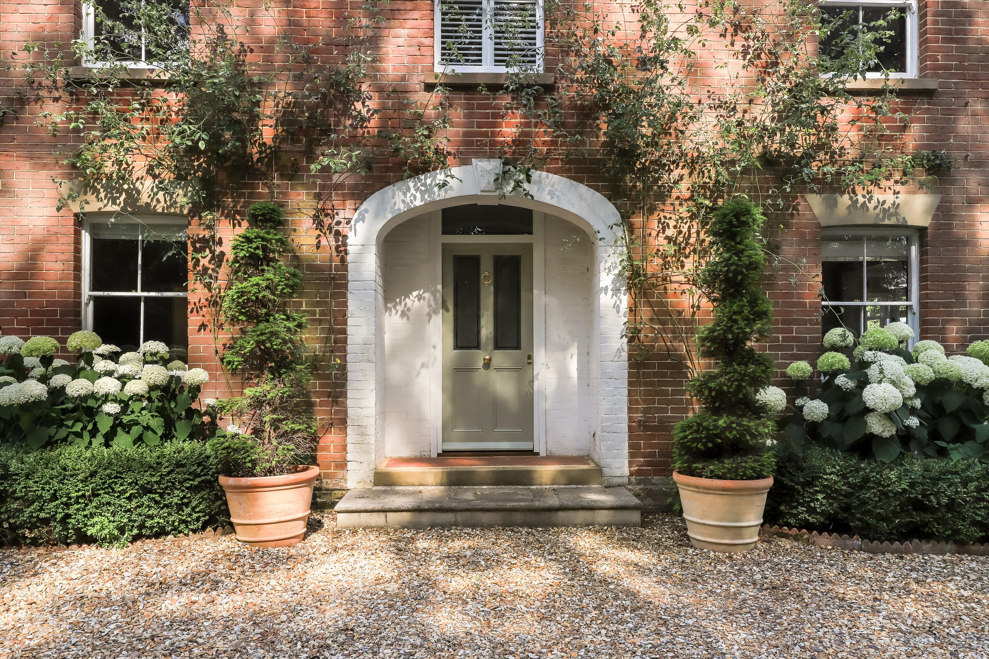 The Crescent, Romsey, Hampshire, SO51