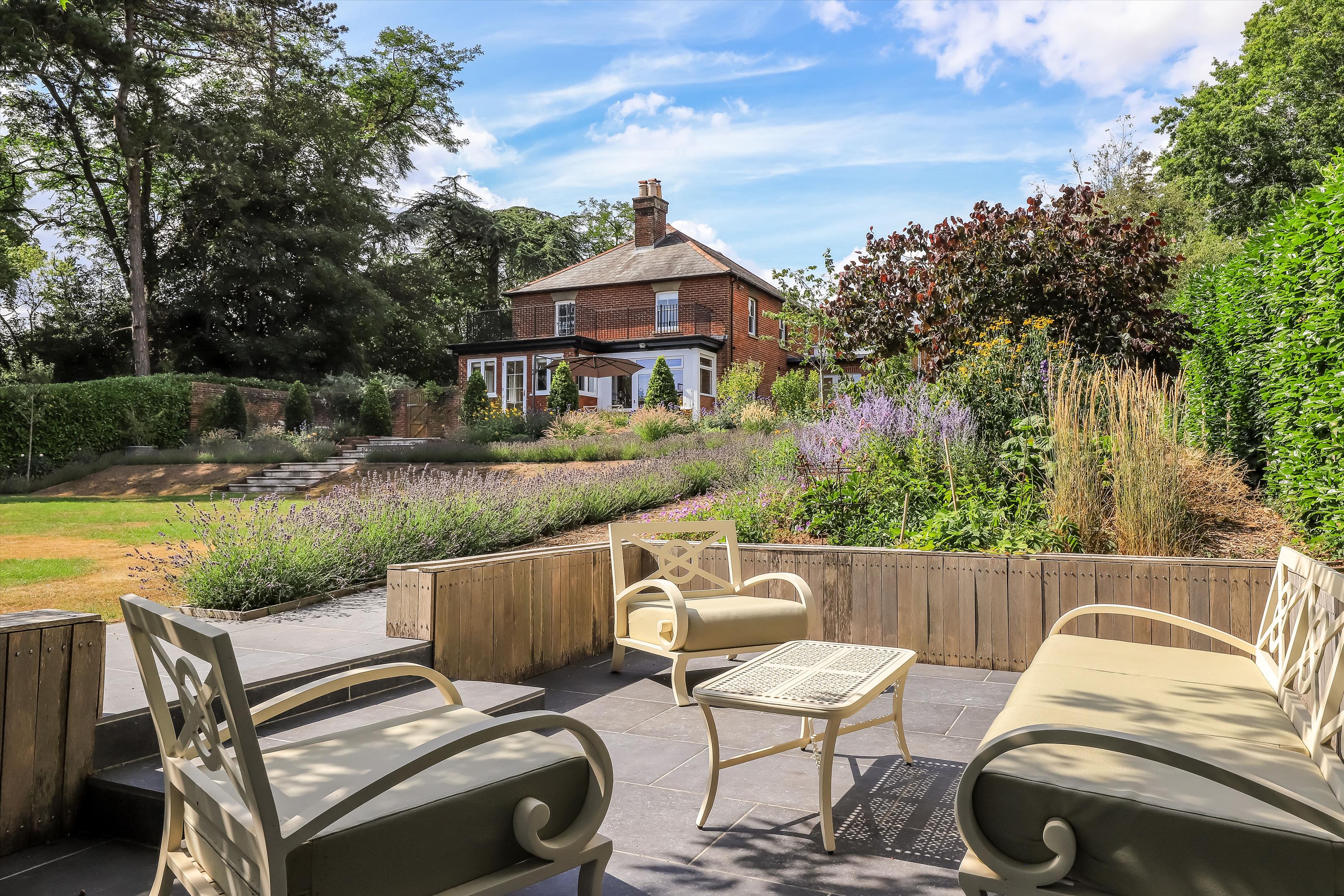 The Crescent, Romsey, Hampshire, SO51