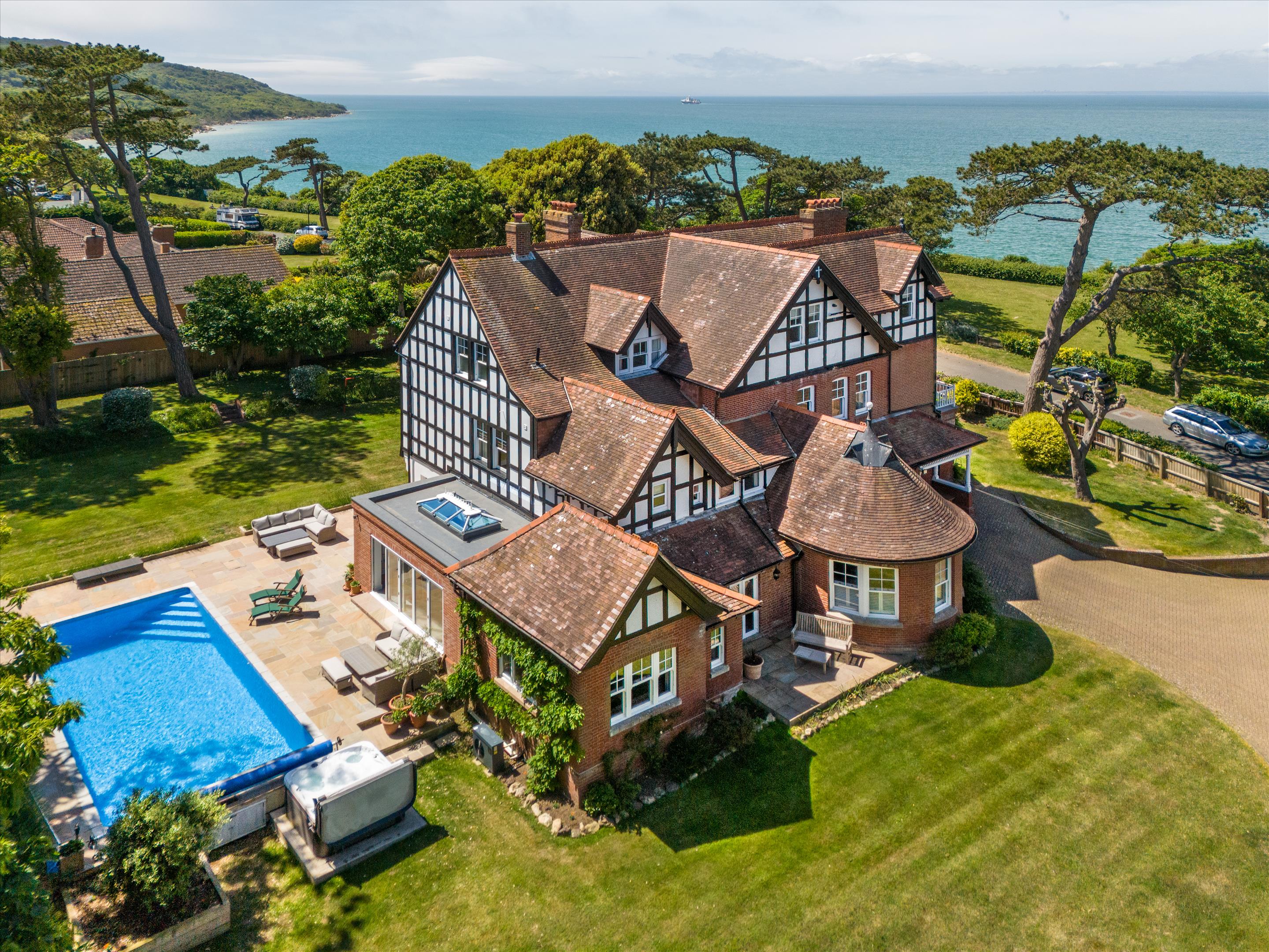 Cliff Road, Totland Bay, Isle of Wight PO39