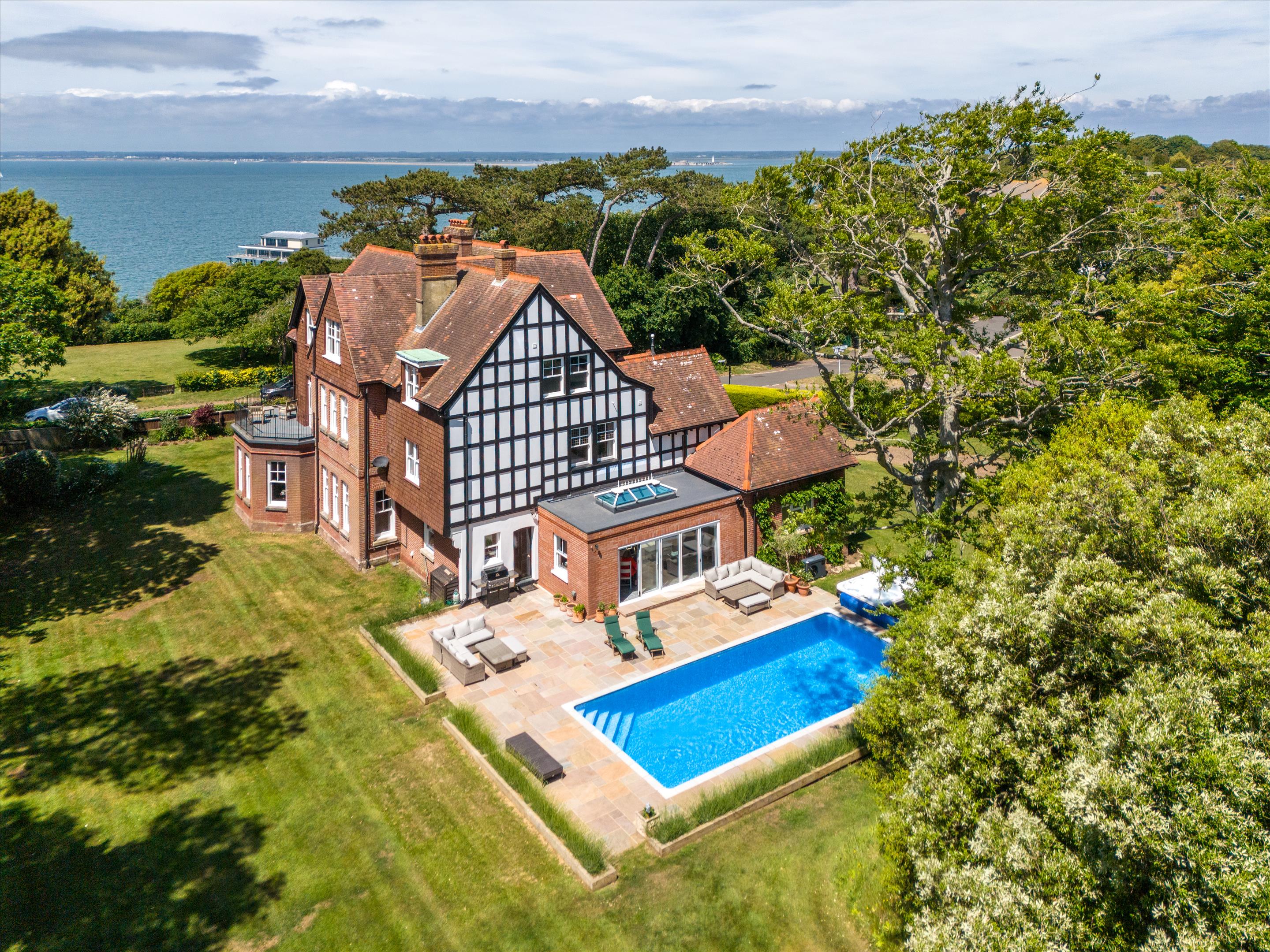 Cliff Road, Totland Bay, Isle of Wight PO39