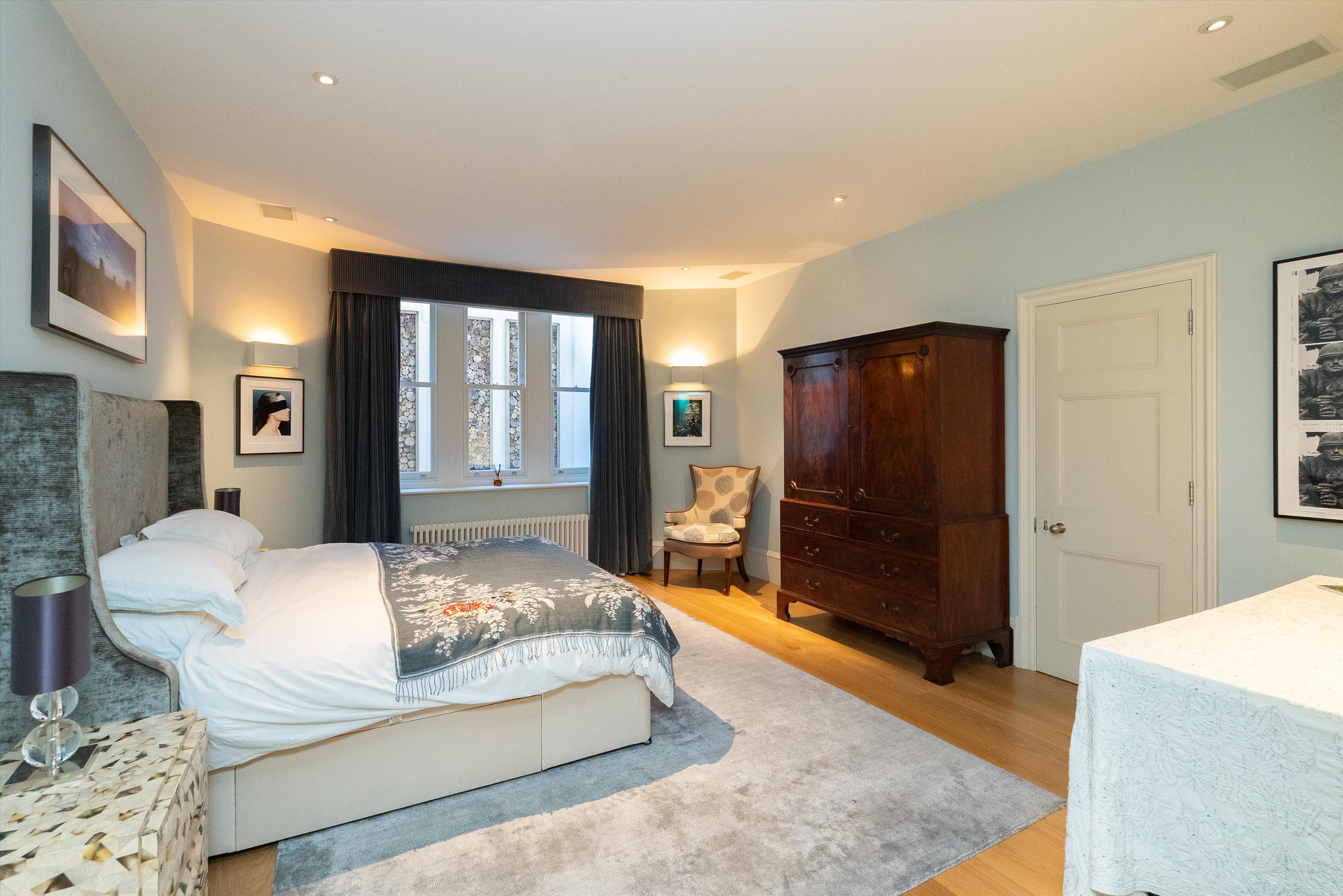 Ridgway Gardens, Wimbledon Village, London, SW19