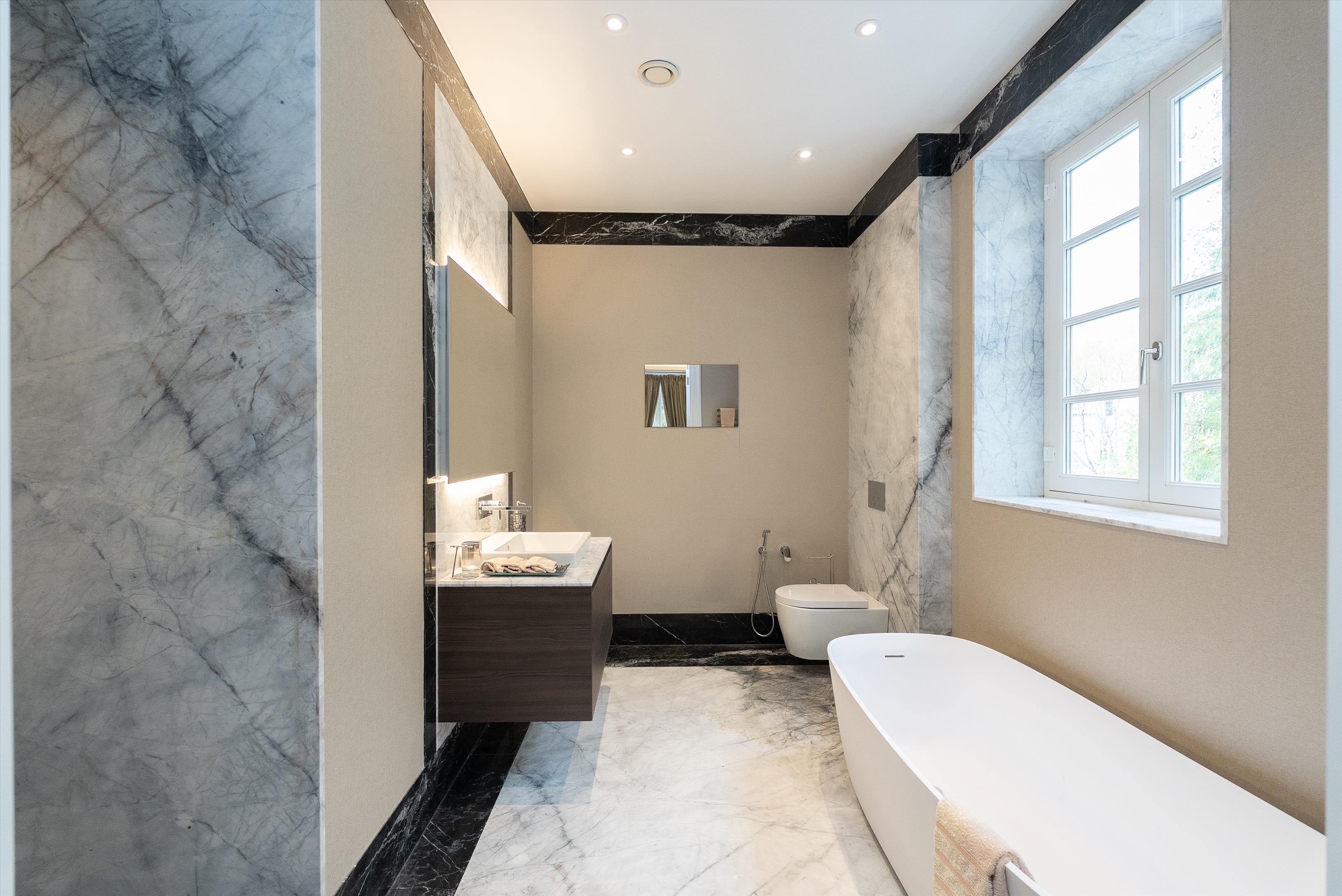 Coombe Ridings, Coombe Estate, Kingston Upon Thames, KT2