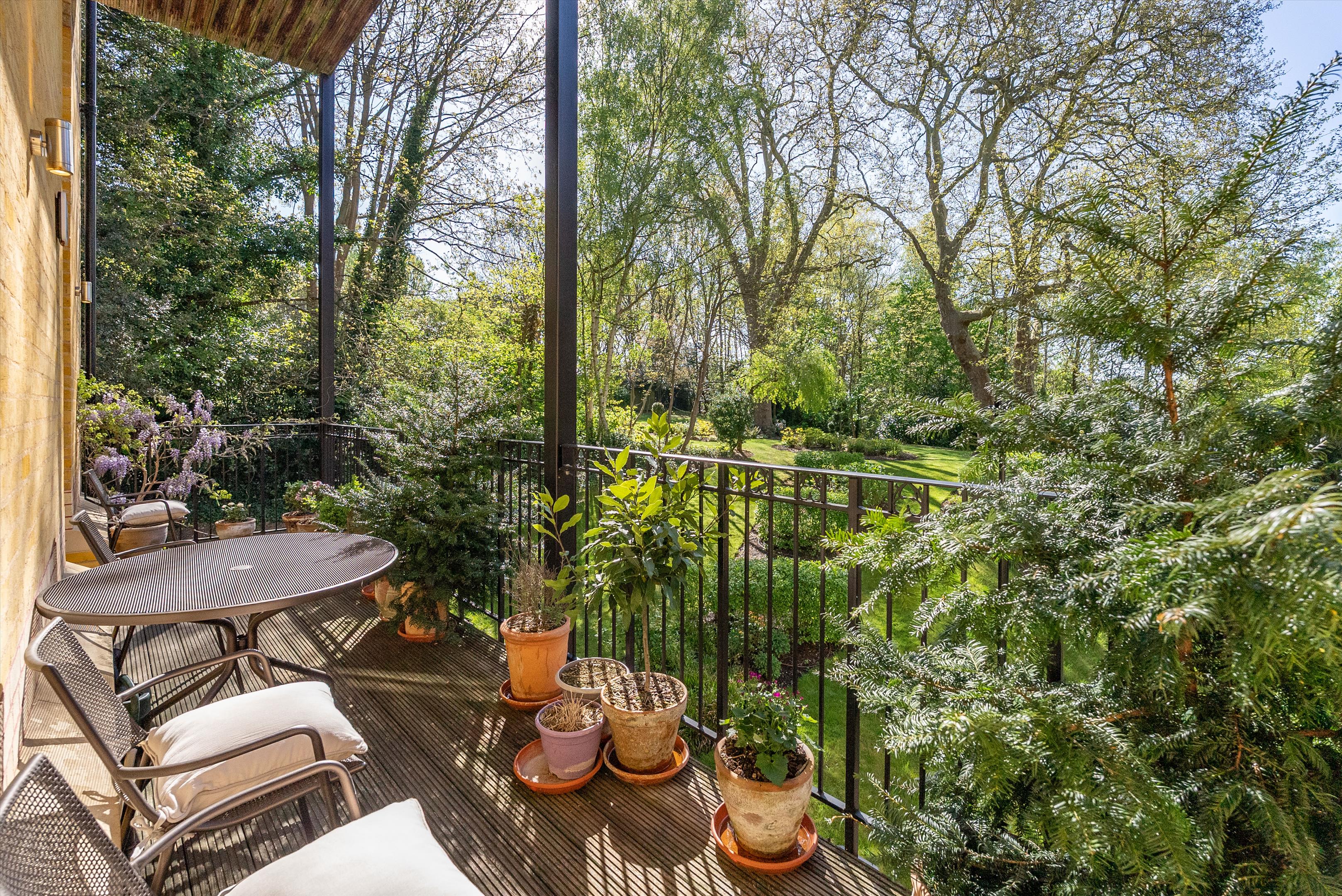Chambers Park Hill, London, SW20