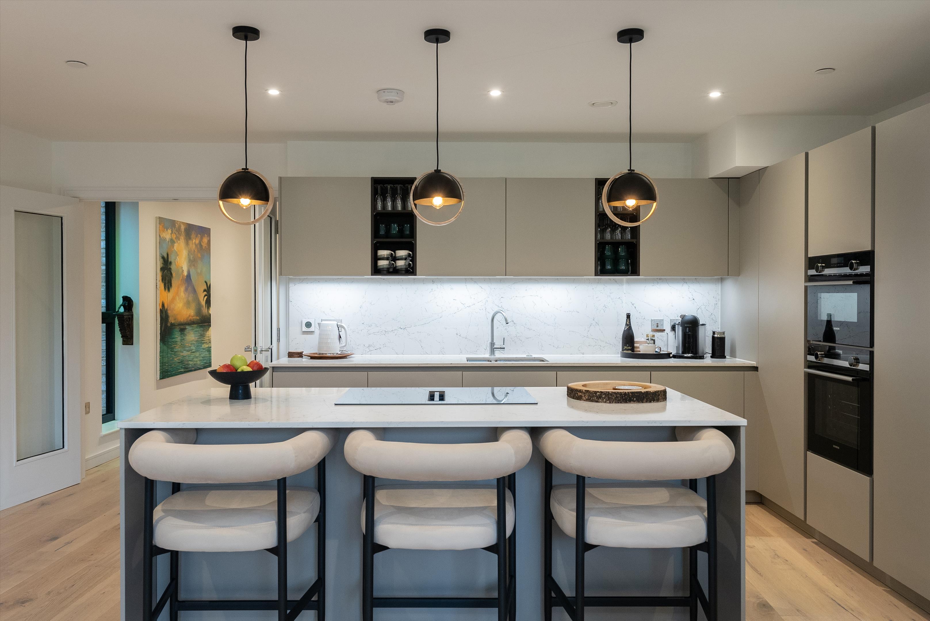 New Home in Orchard Grove, London, SW20