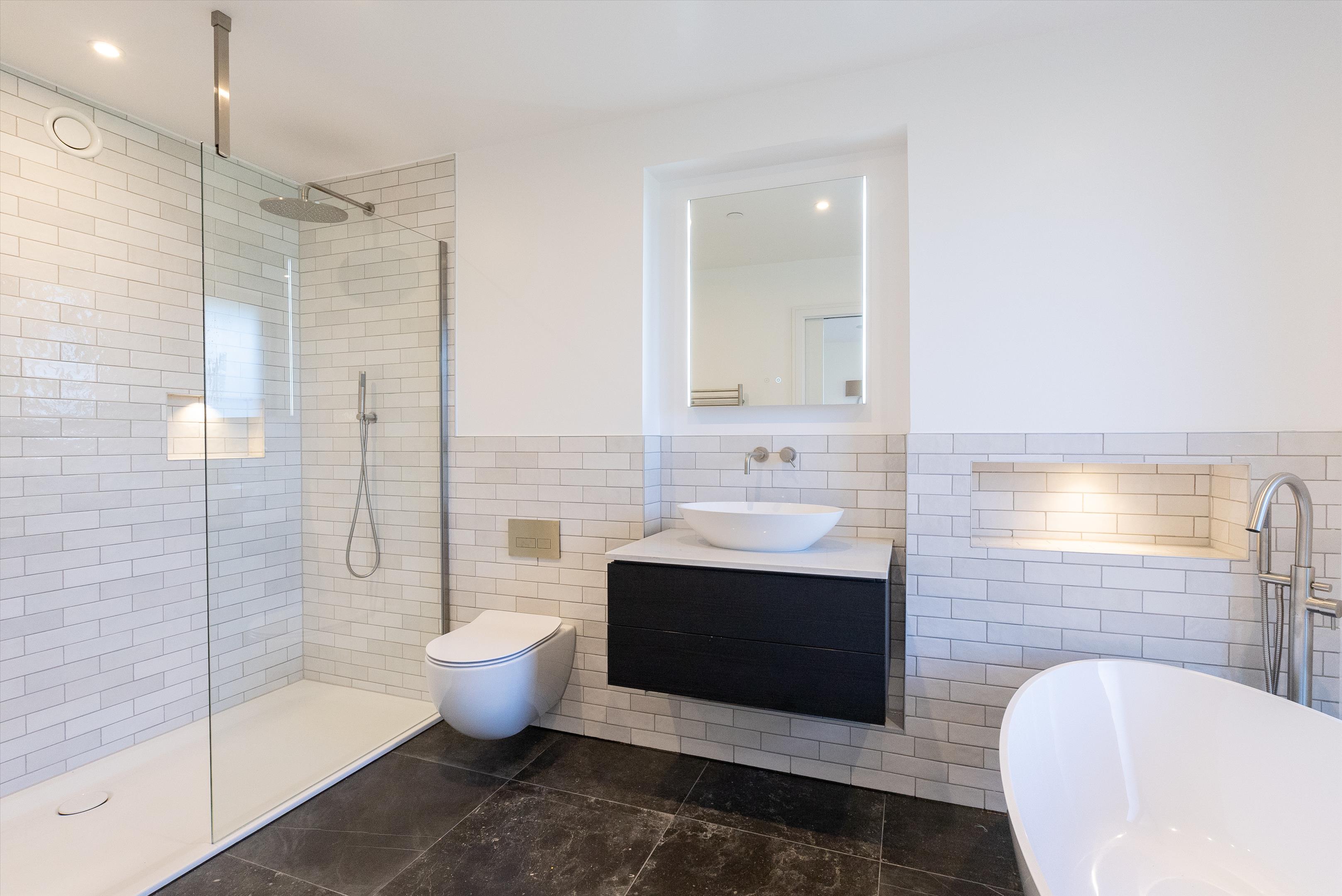 New Home in Orchard Grove, London, SW20