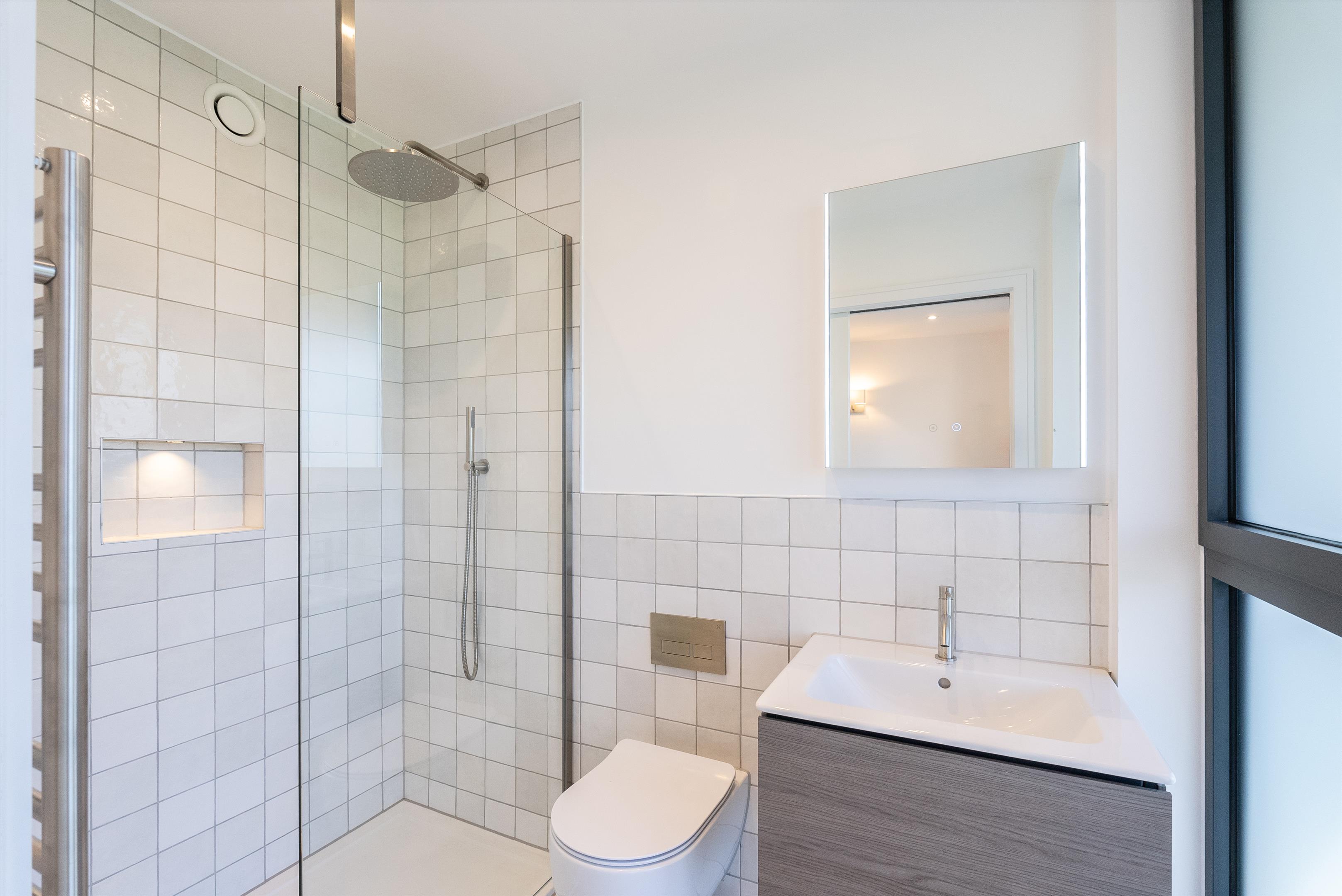 New Home in Orchard Grove, London, SW20