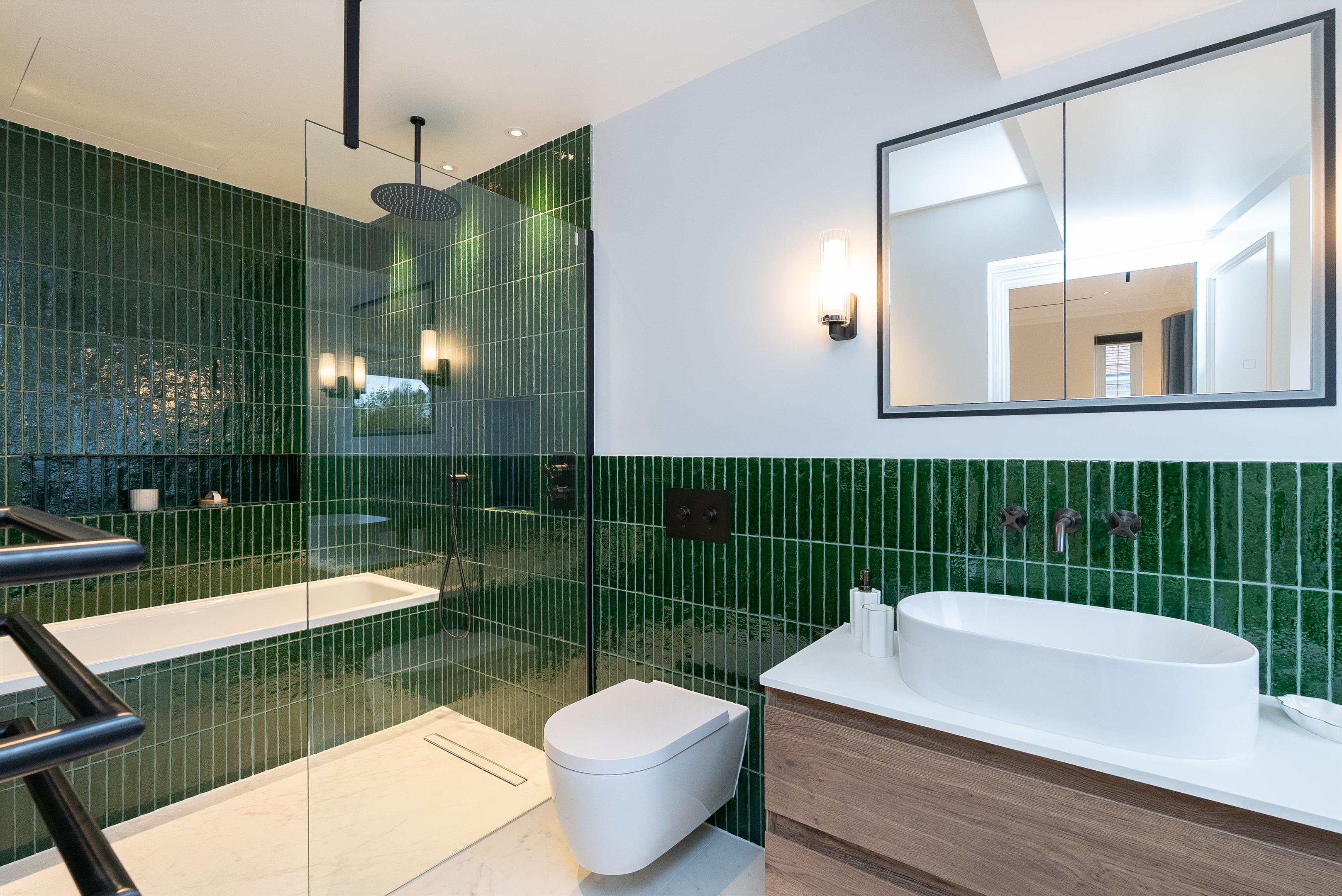 Parkside Avenue, Wimbledon, London, SW19