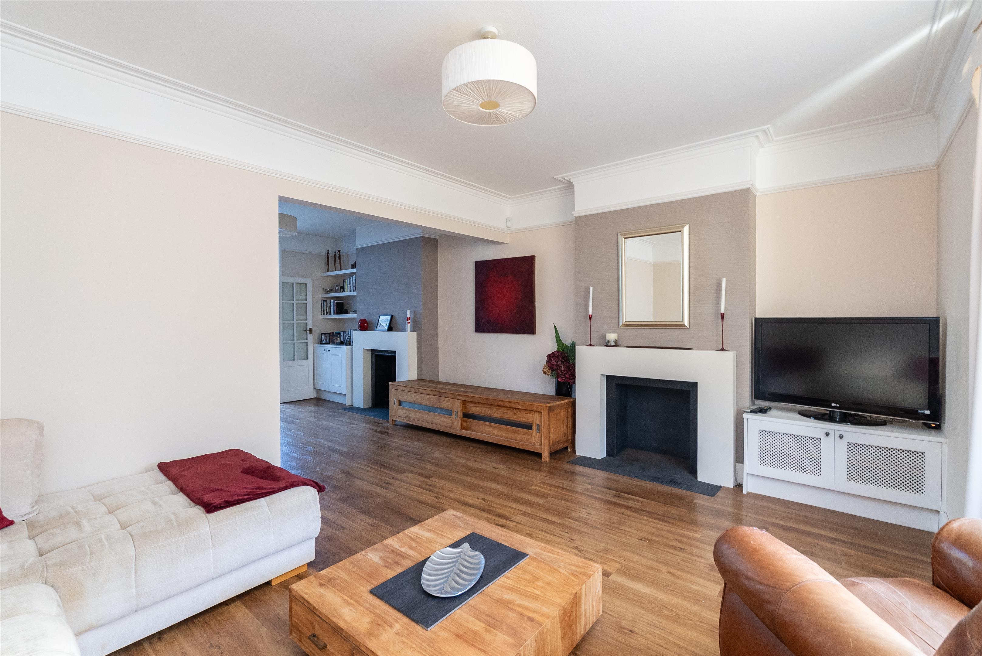 Courthope Villas, London, SW19