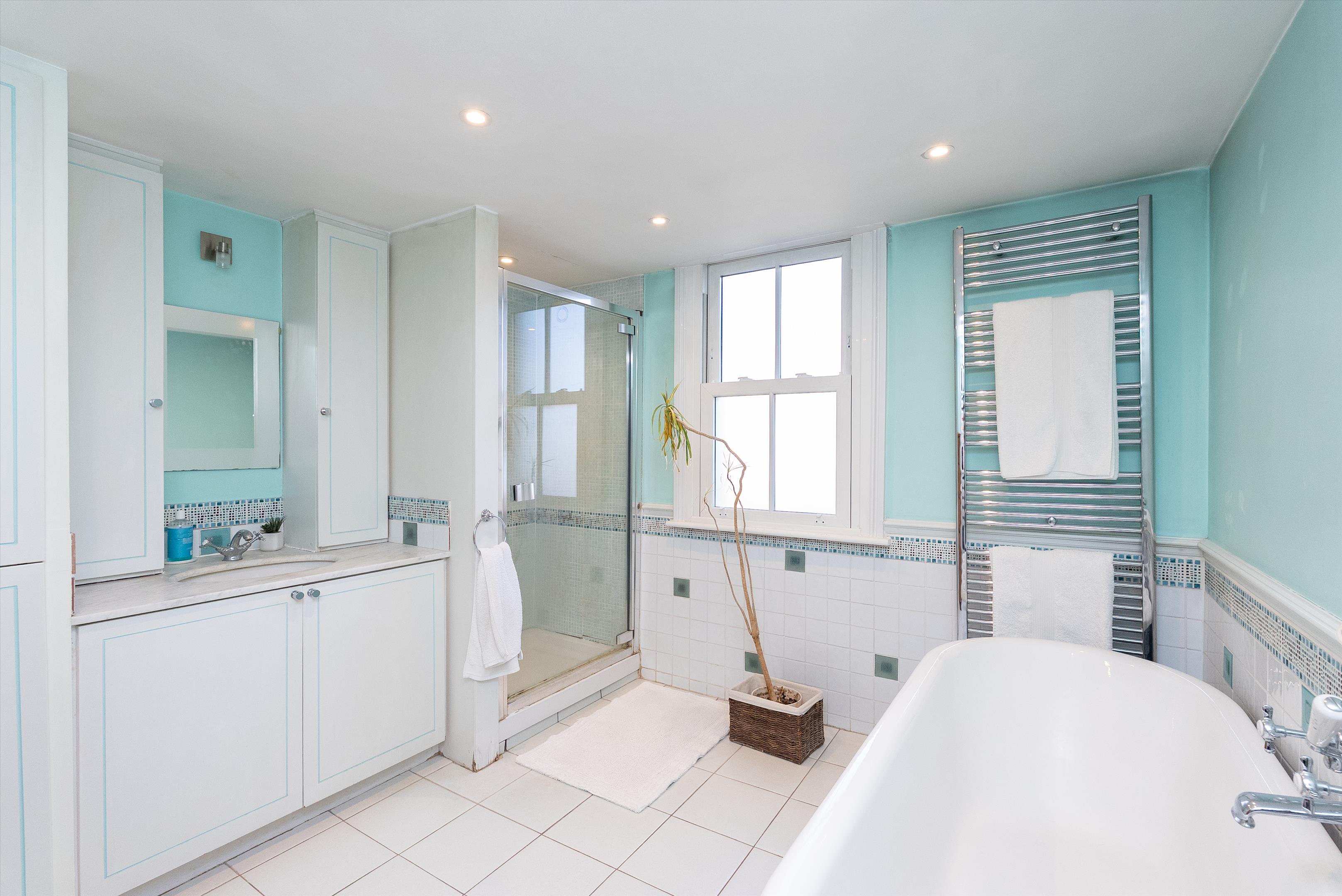 Courthope Villas, London, SW19