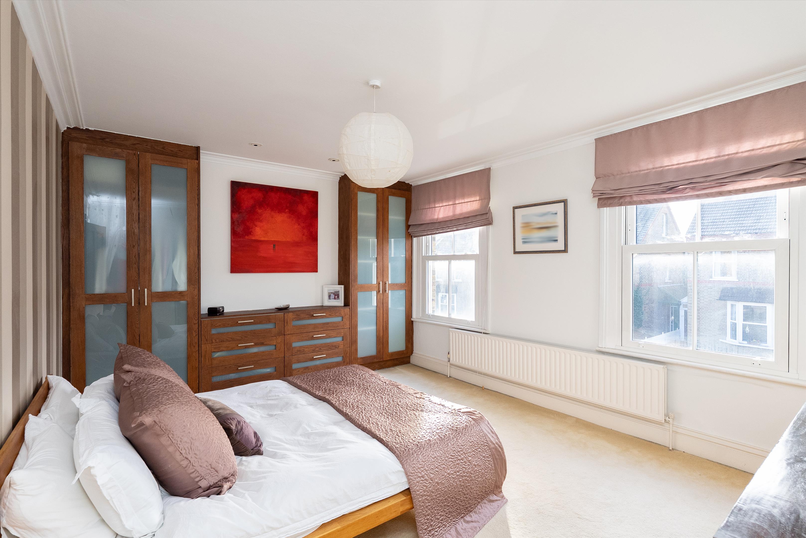 Courthope Villas, London, SW19