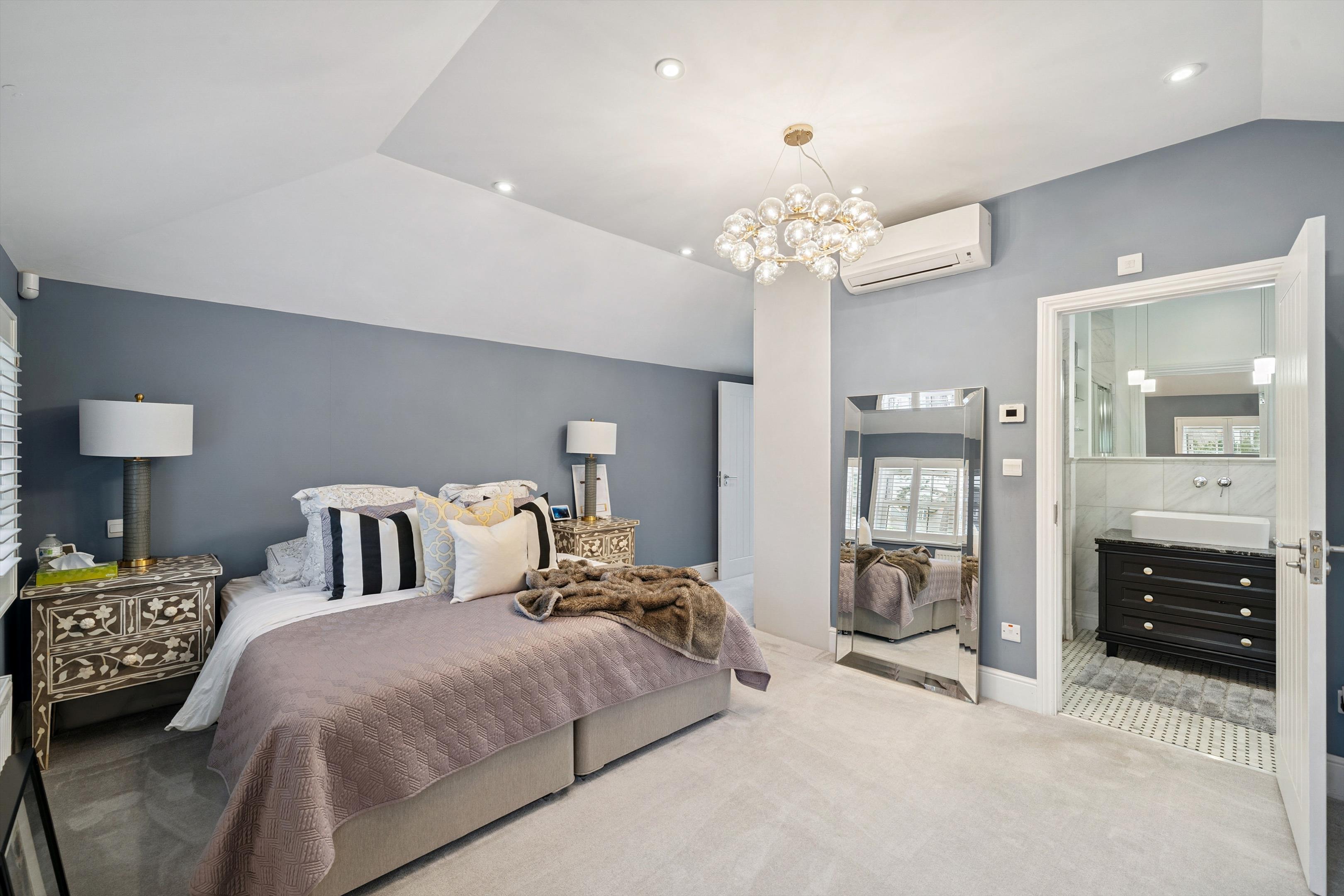 Kingston Hill, London, KT2
