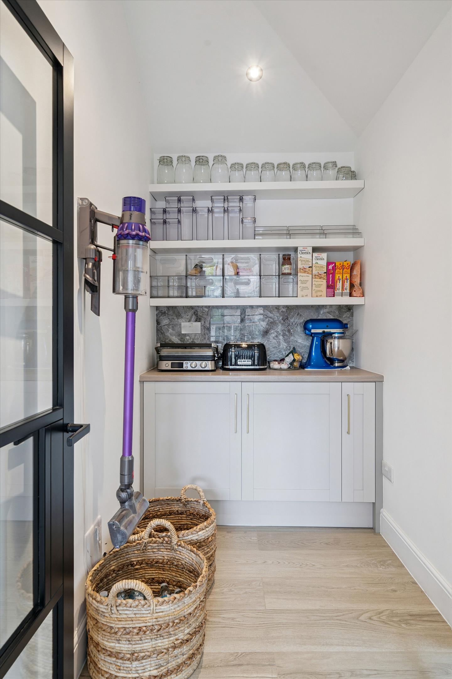 Kingston Hill, London, KT2