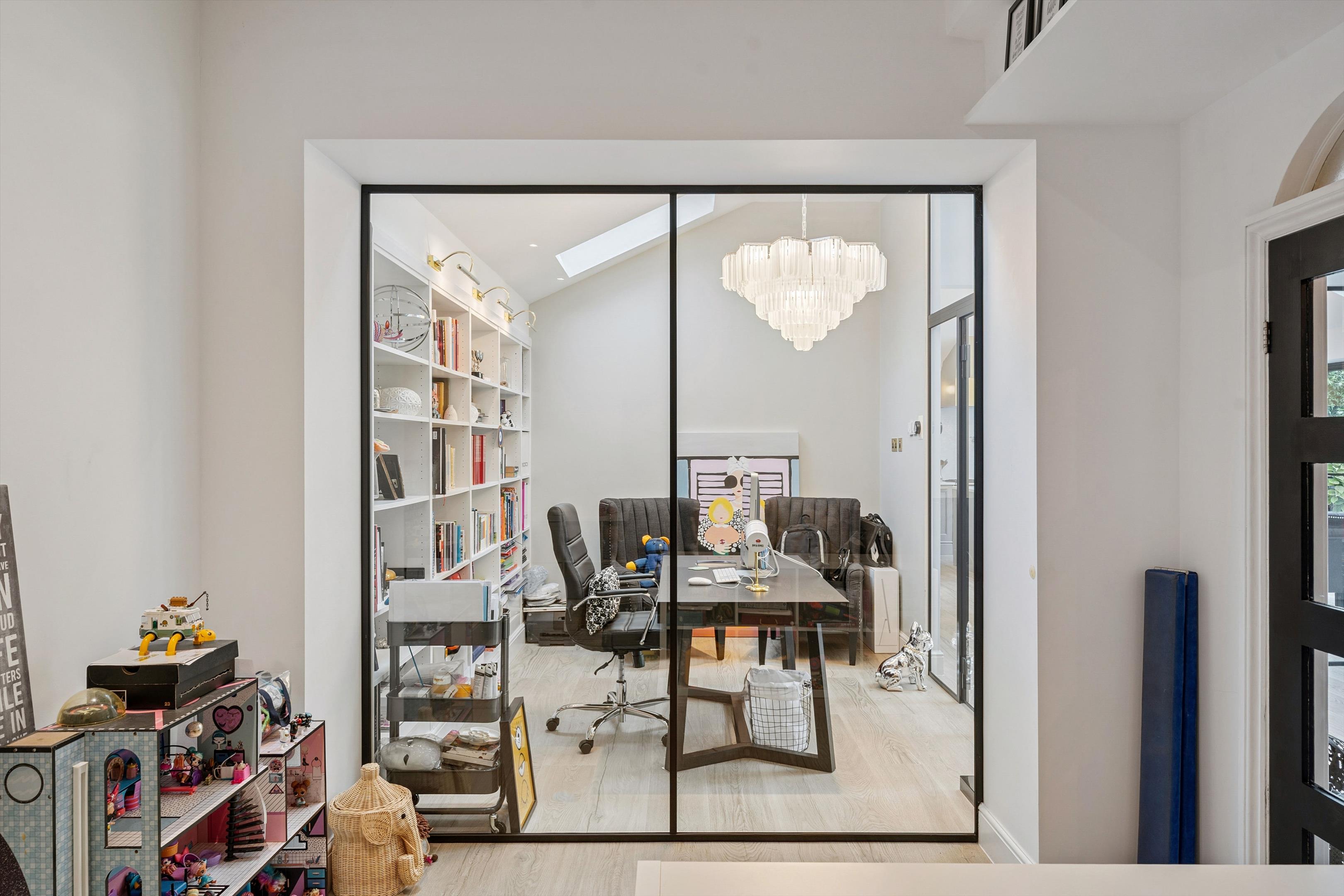 Kingston Hill, London, KT2