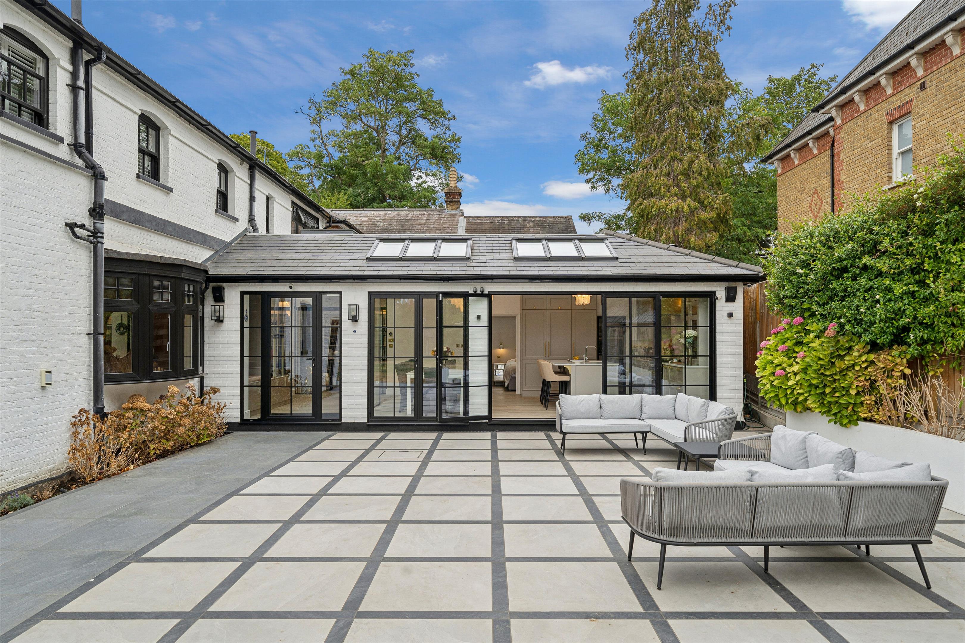 Kingston Hill, London, KT2
