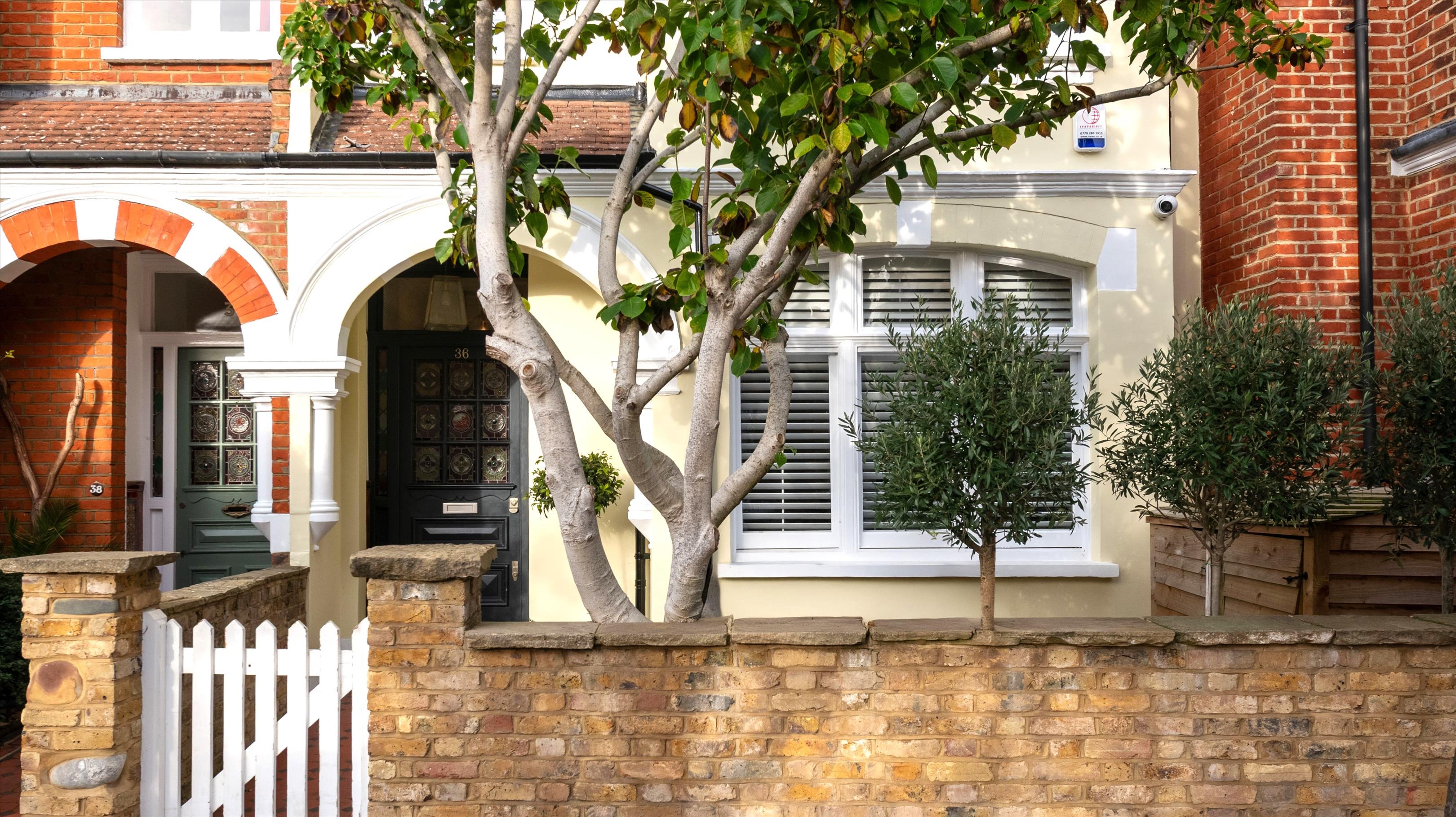 Hotham Road, London, SW15.