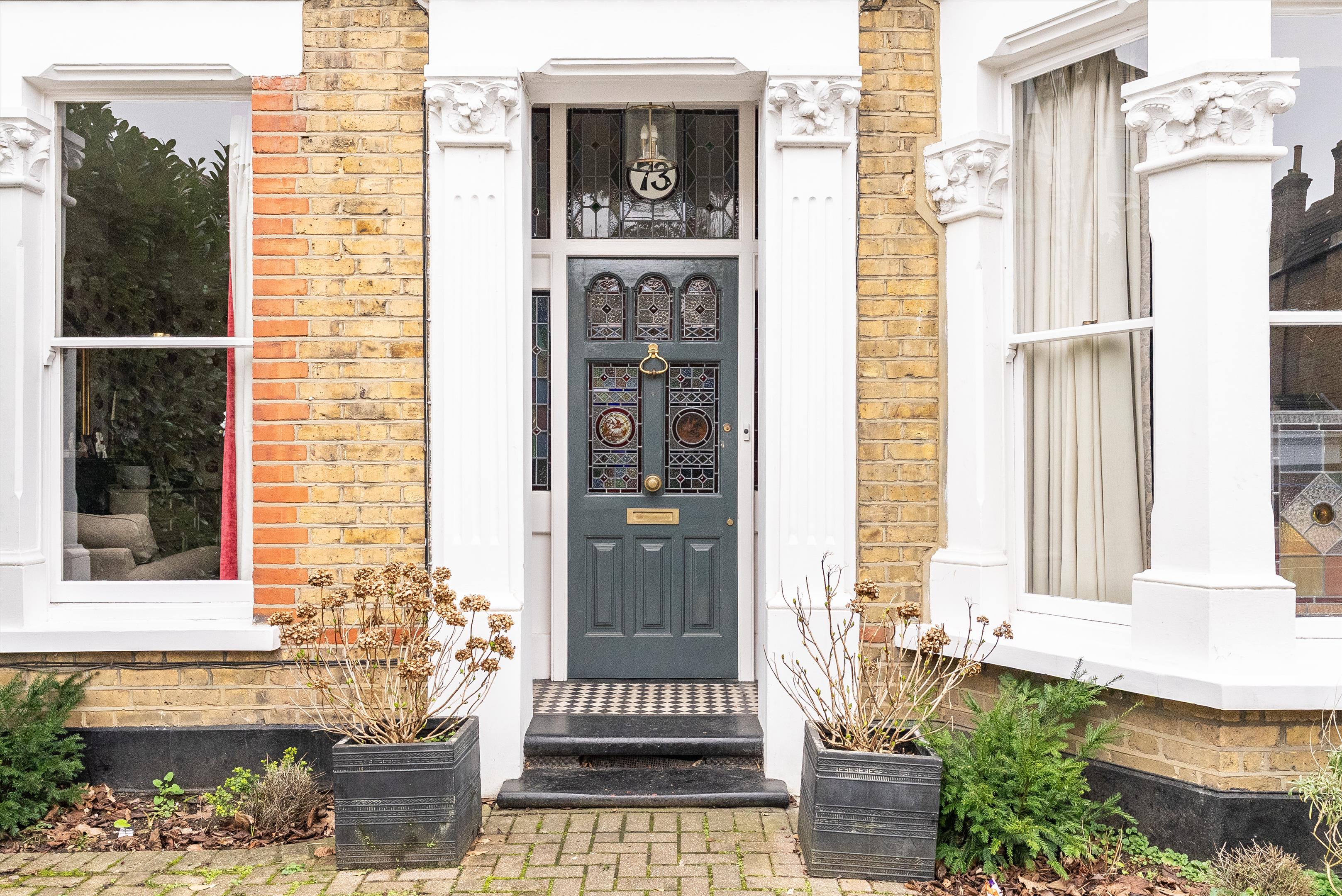Queens Road, London SW19
