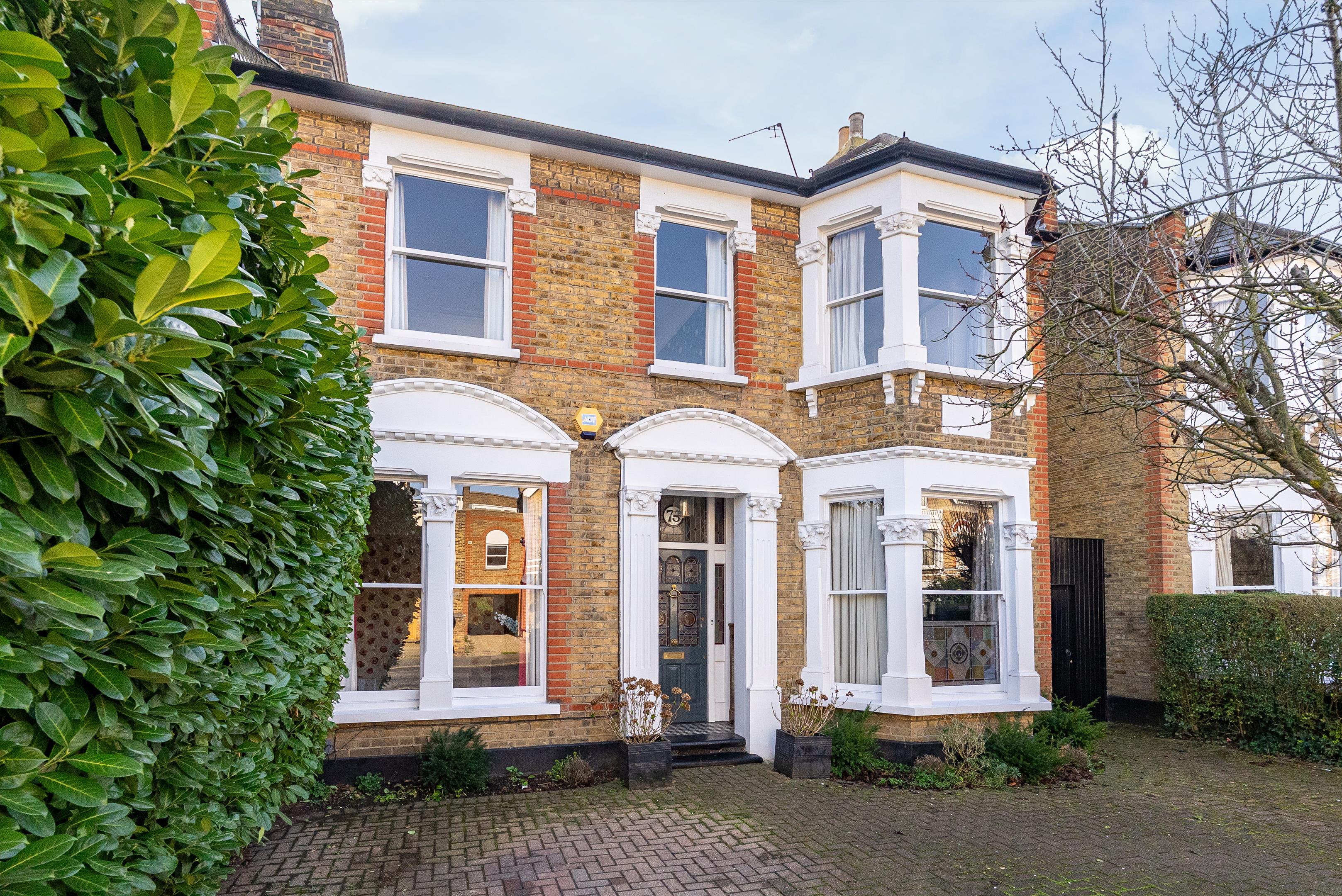 Queens Road, London SW19
