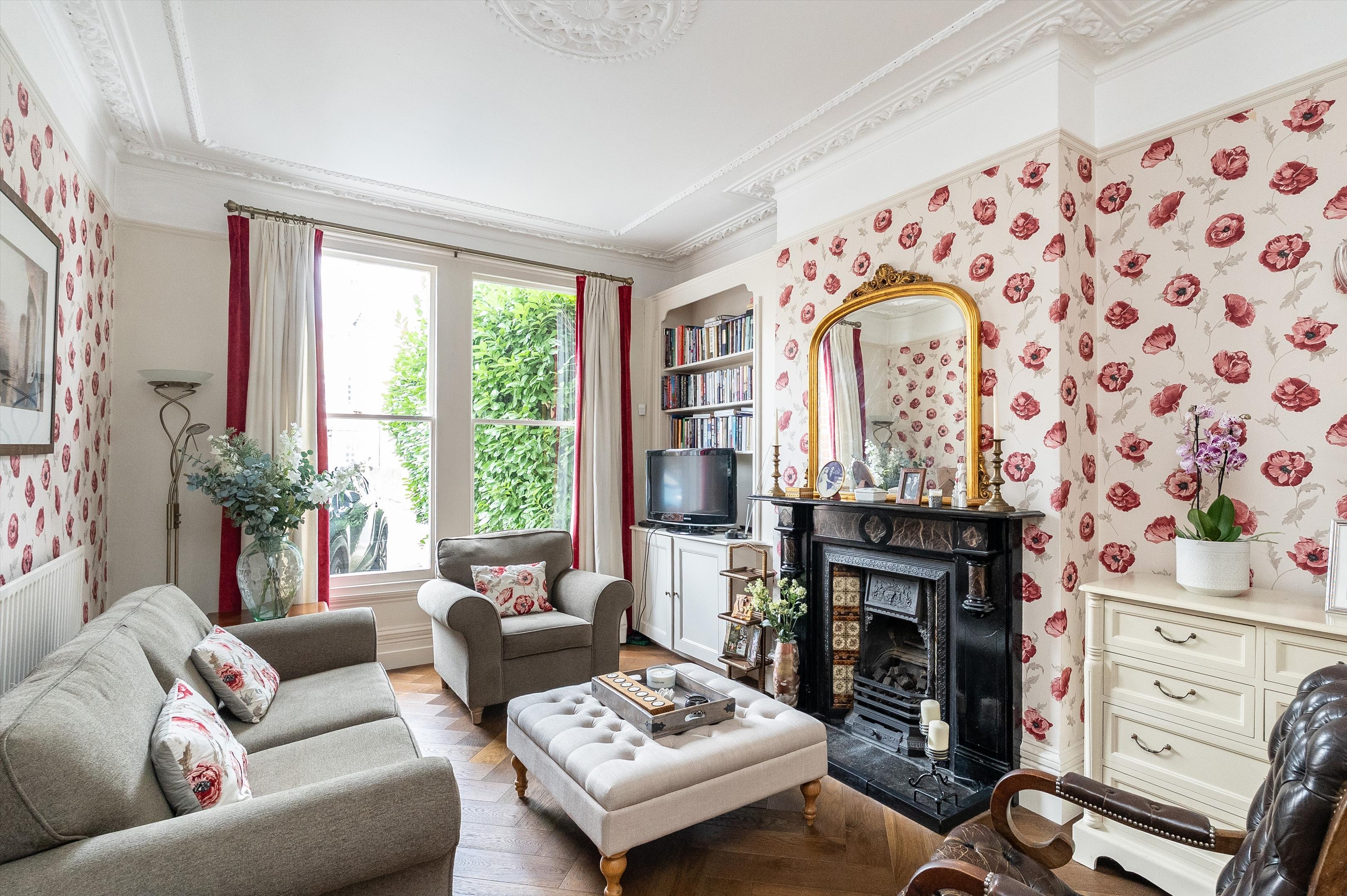 Queens Road, London SW19