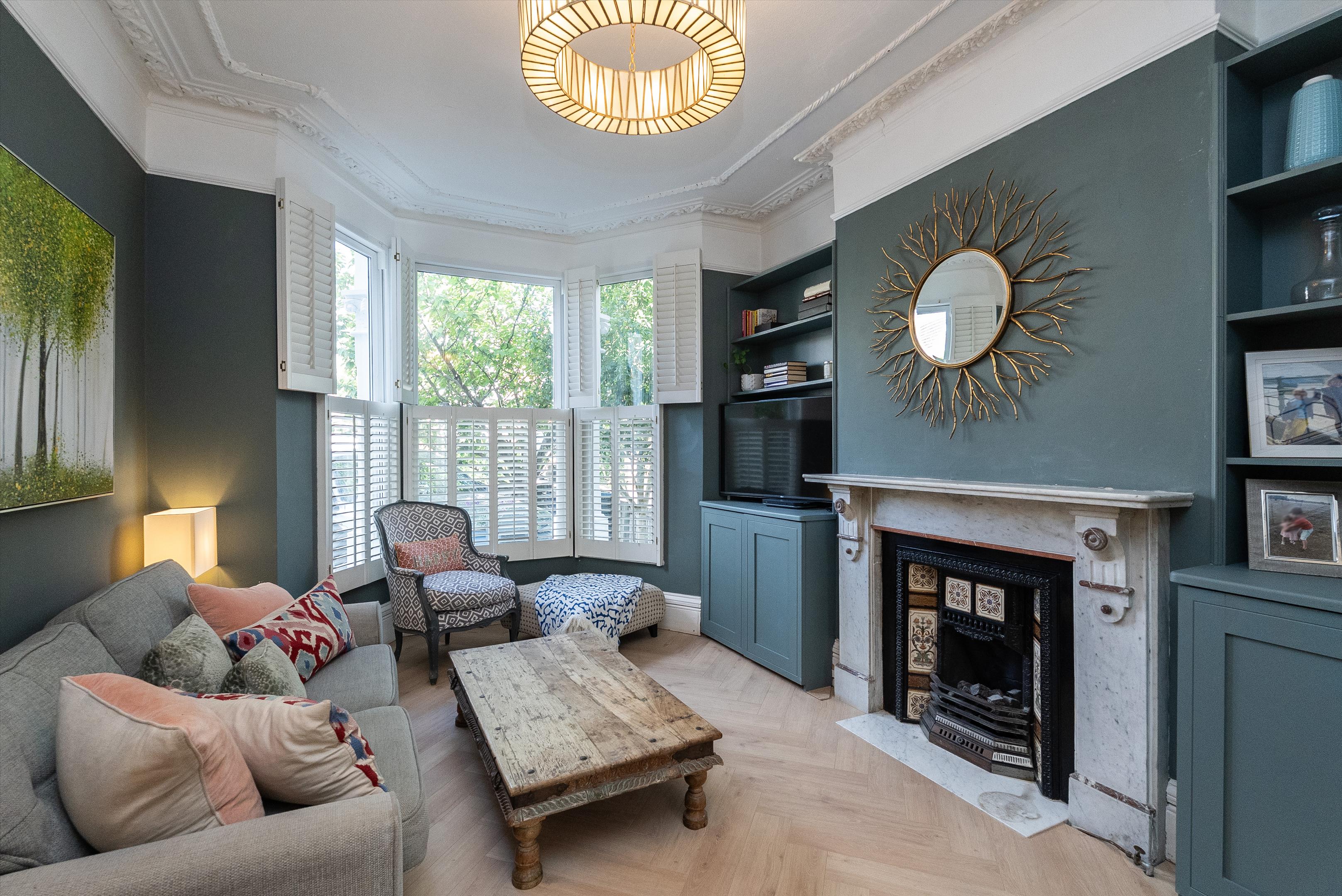 Queens Road, London SW19