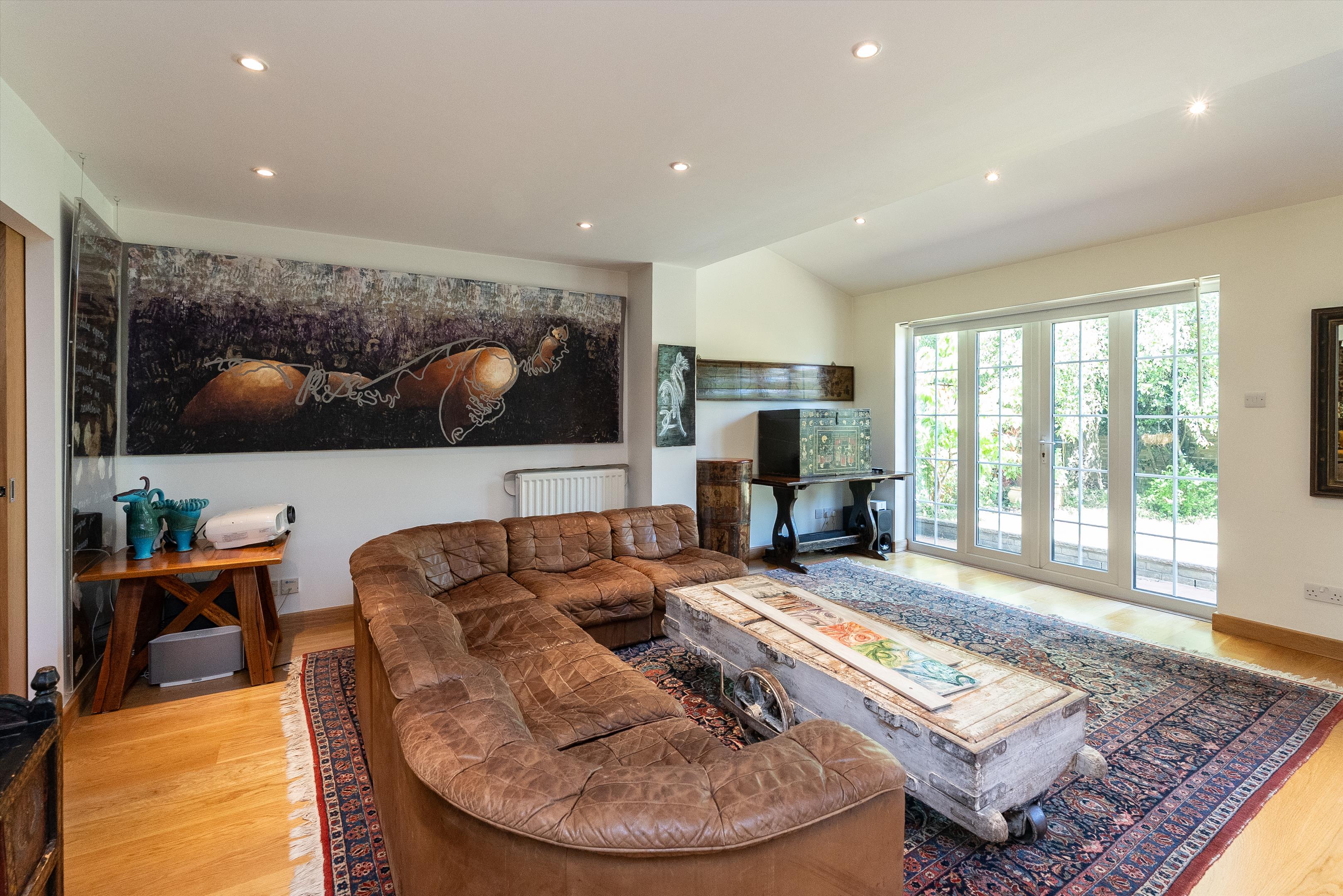 Peregrine Way, London, SW19